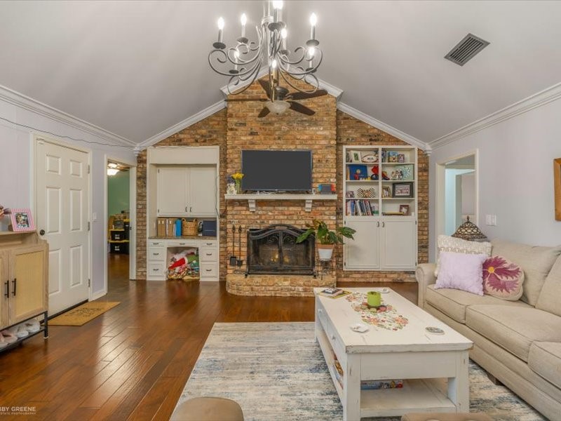 7433 Camelback Drive Shreveport LA 71105