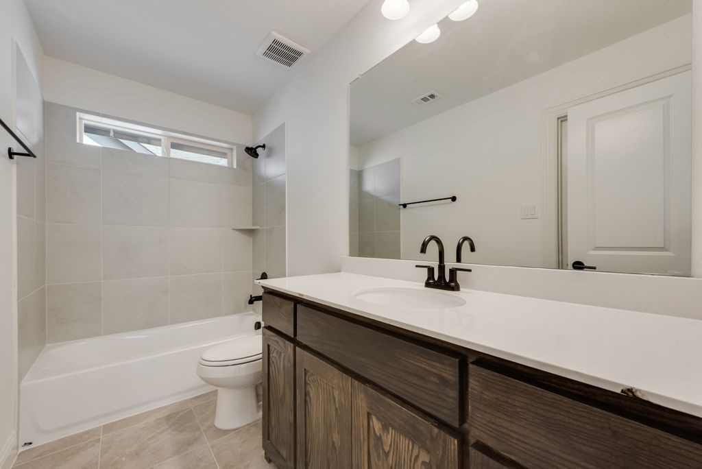7631 Lanier Lane Grand Prairie TX 75054