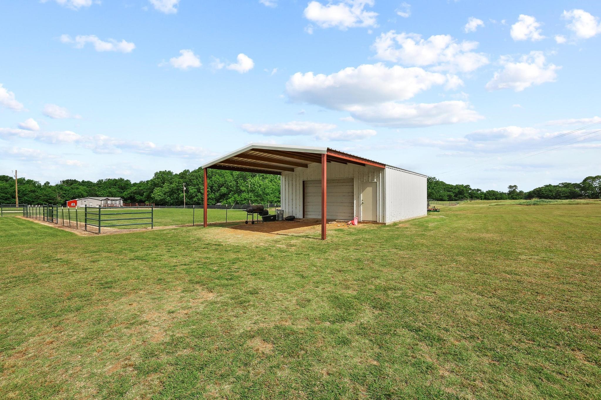 1350 County Rd 4040 Road Ector TX 75439