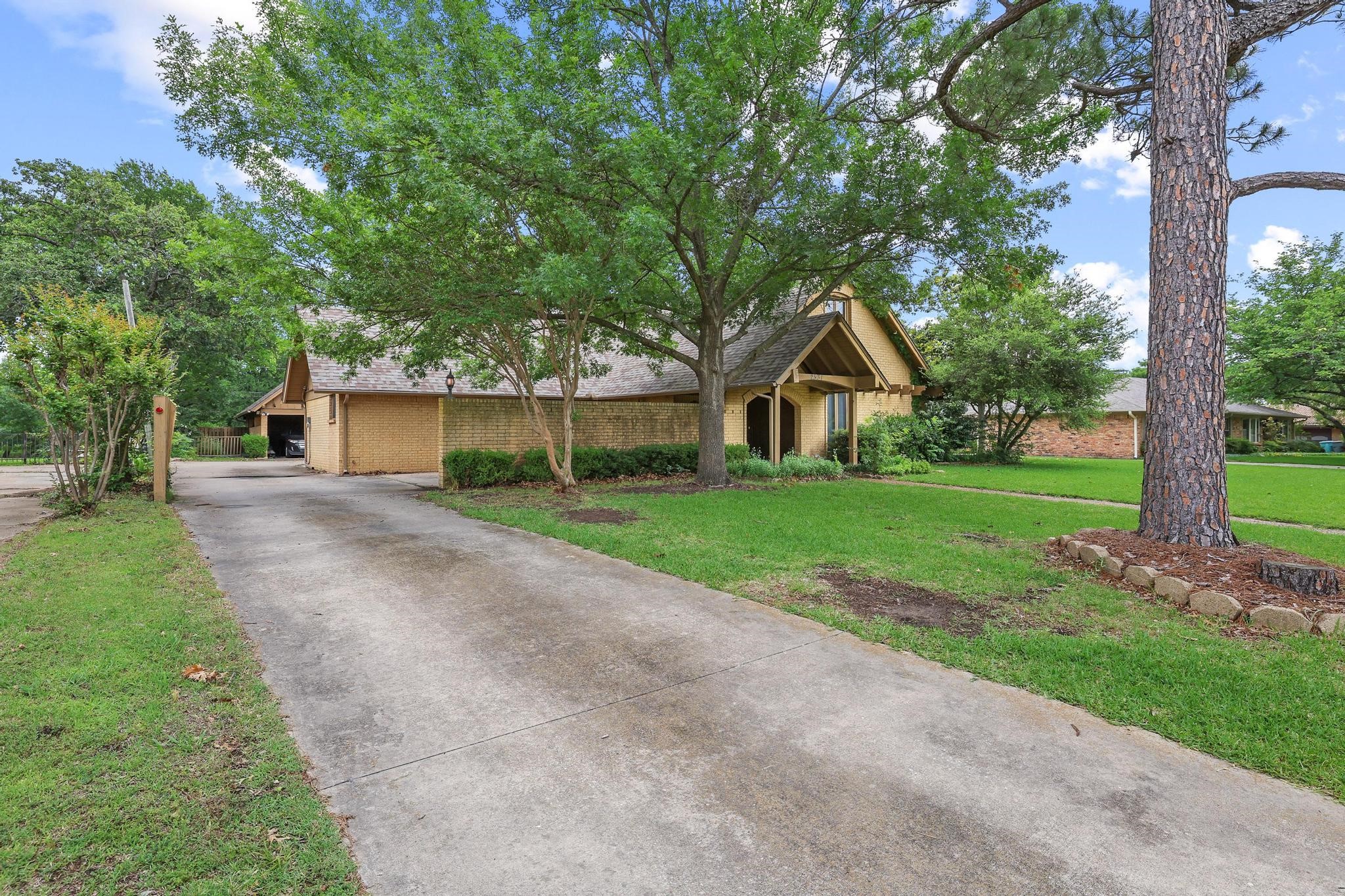 2531 Shoreline Drive Sherman TX 75092