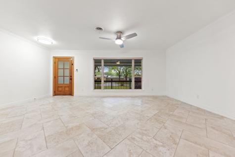 819 Del Mar Lane Arlington TX 76012
