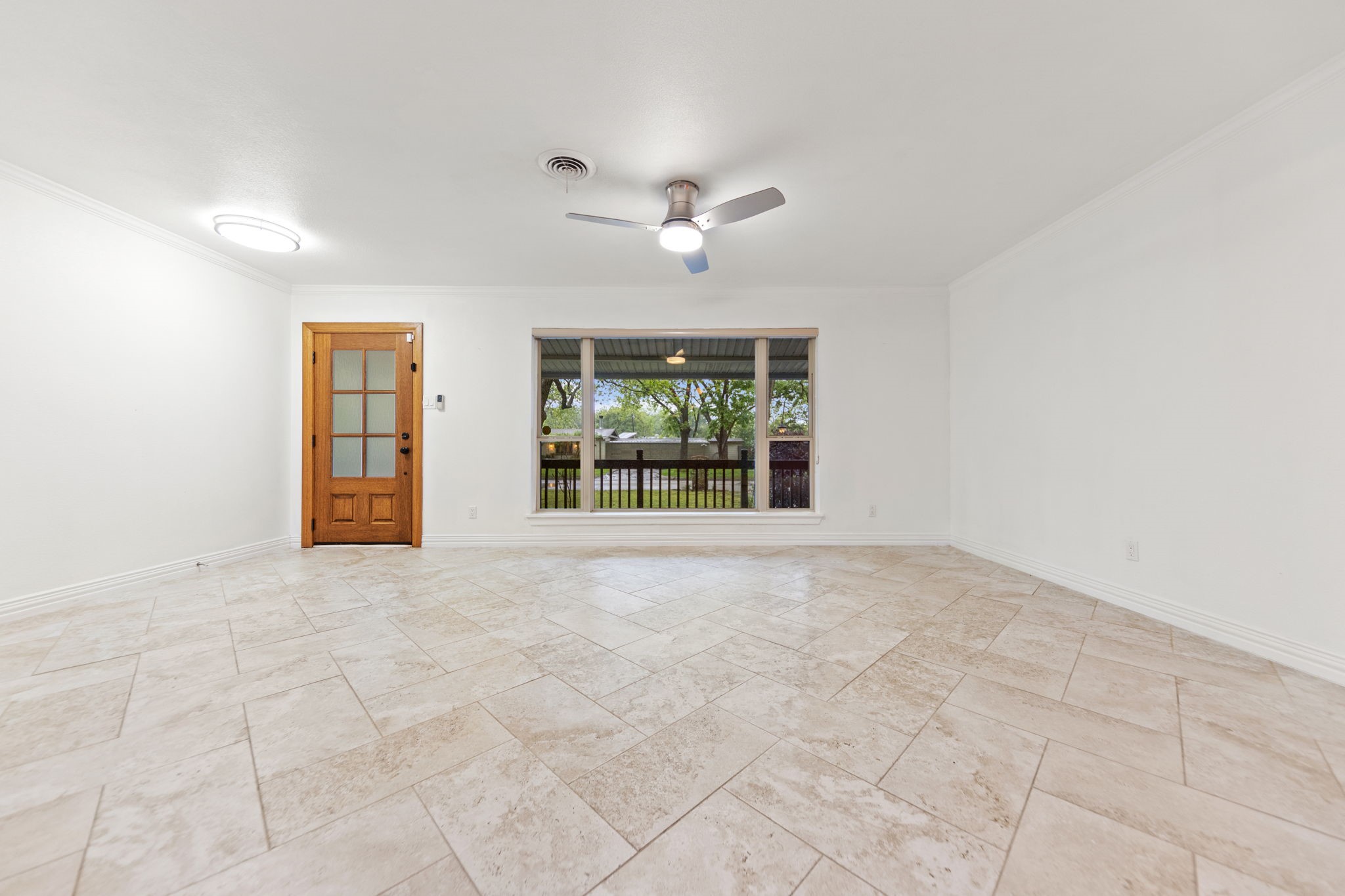 819 Del Mar Lane Arlington TX 76012