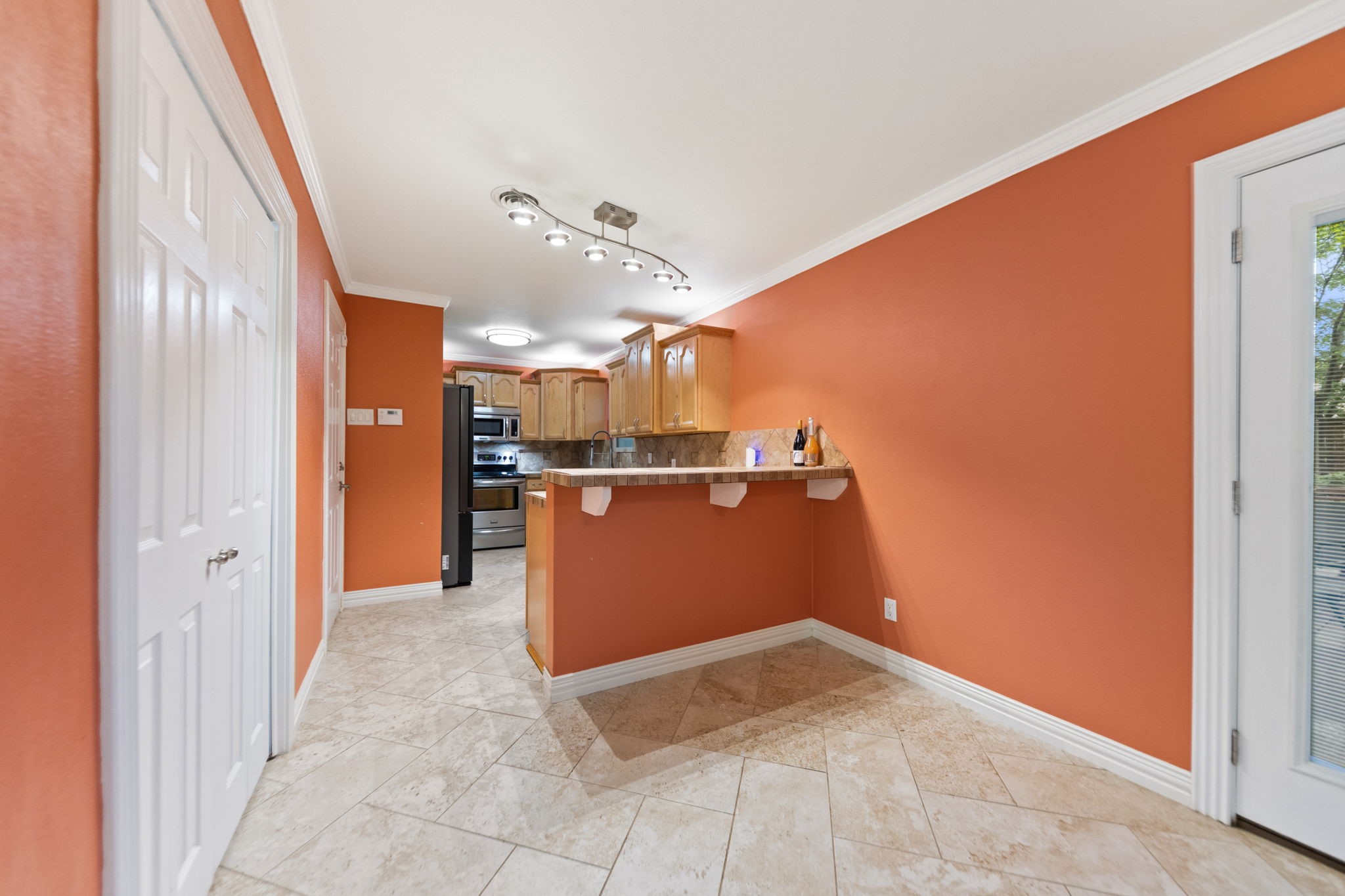 819 Del Mar Lane Arlington TX 76012