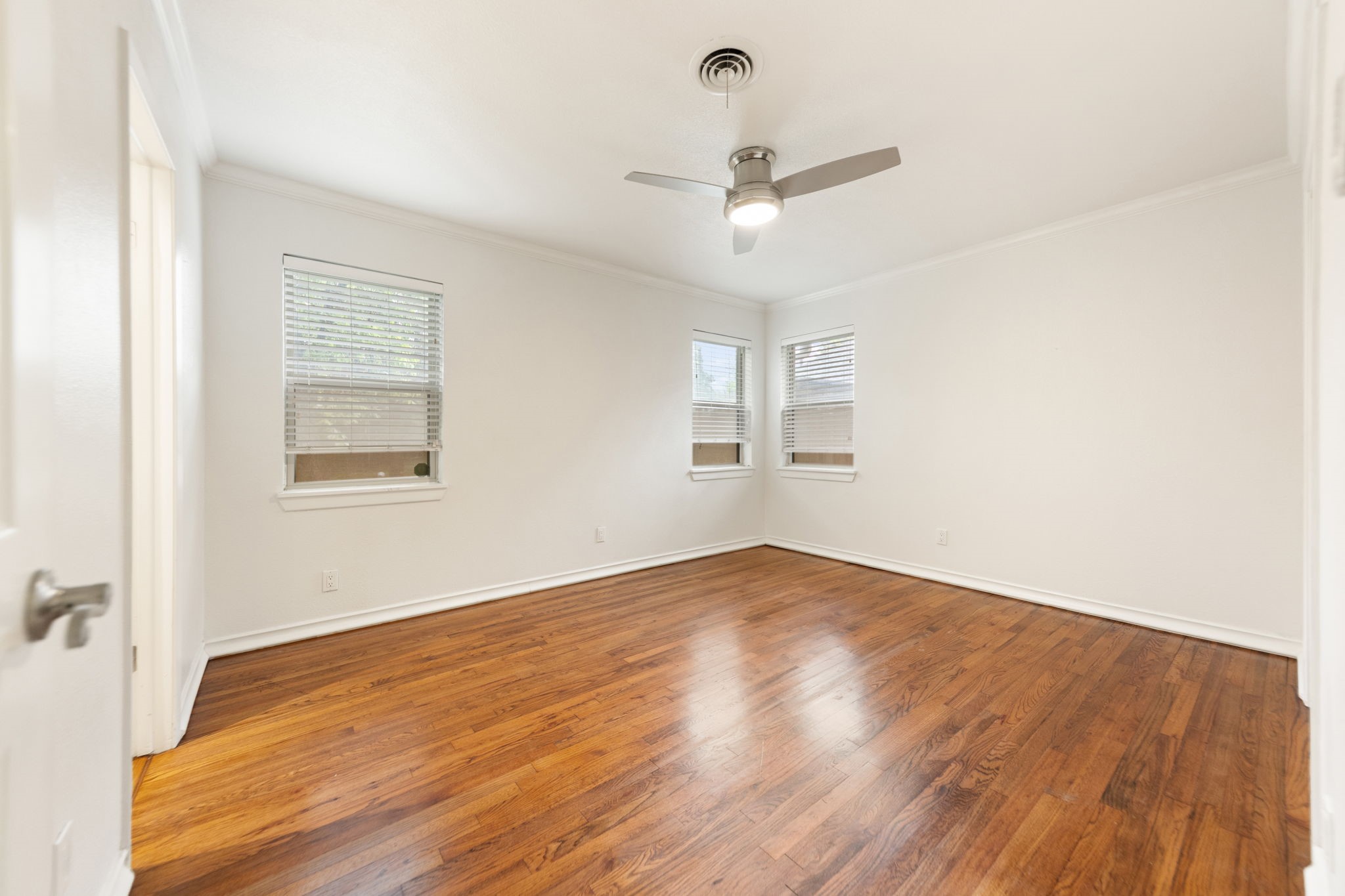 819 Del Mar Lane Arlington TX 76012
