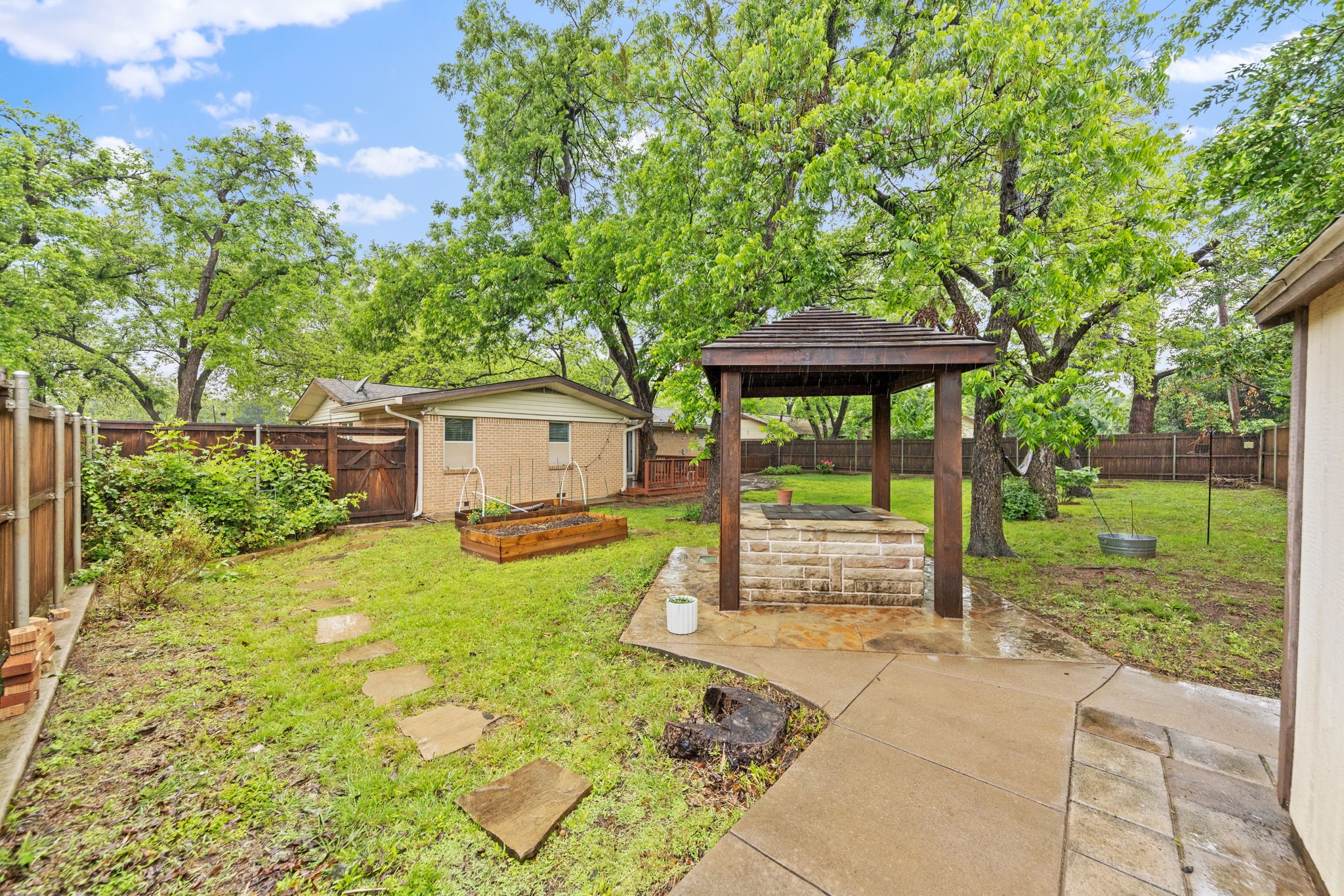 819 Del Mar Lane Arlington TX 76012