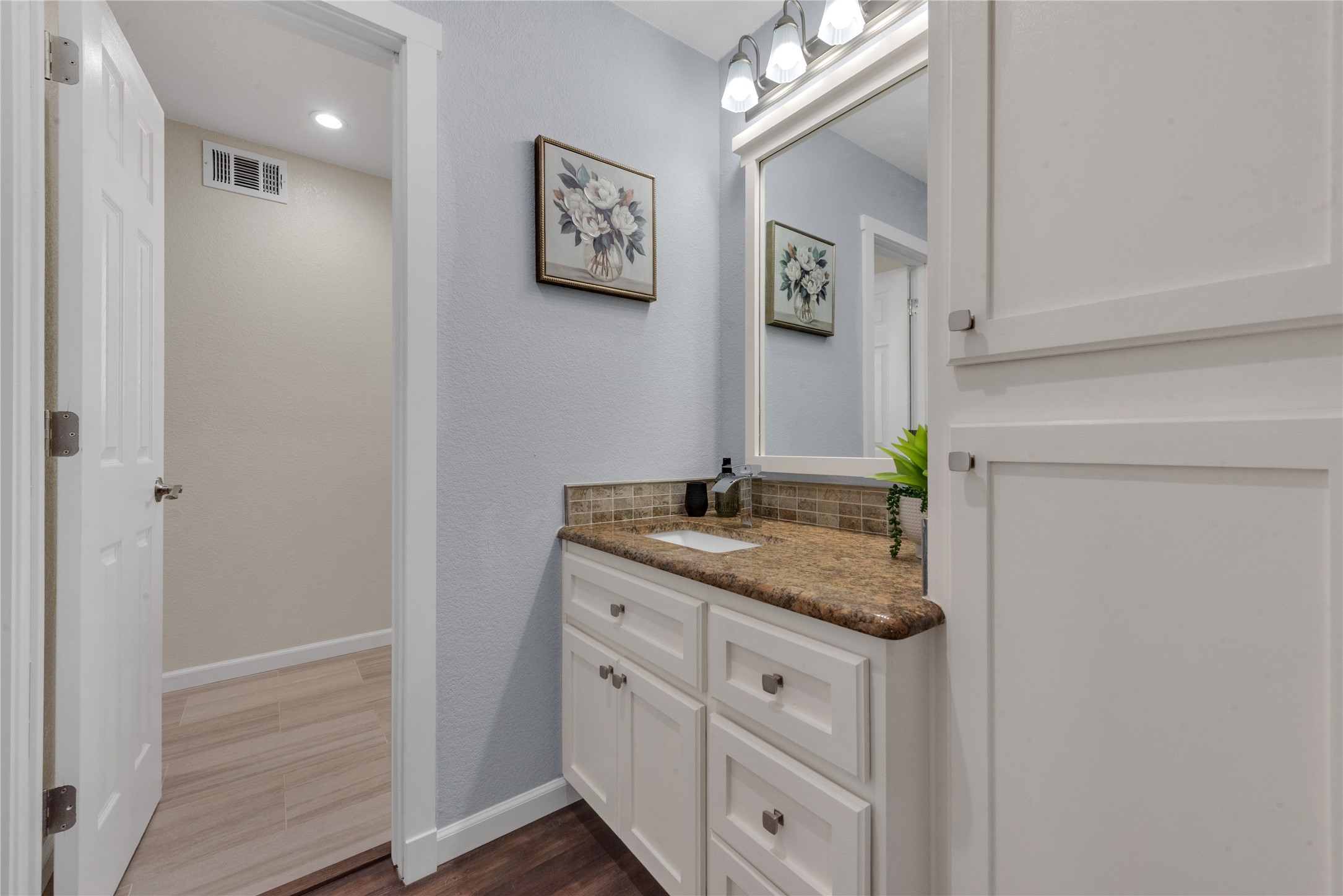 224 Plainview Drive Hurst TX 76054
