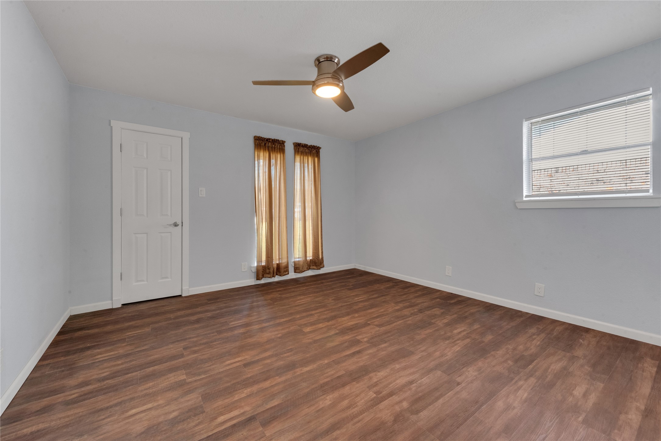 224 Plainview Drive Hurst TX 76054