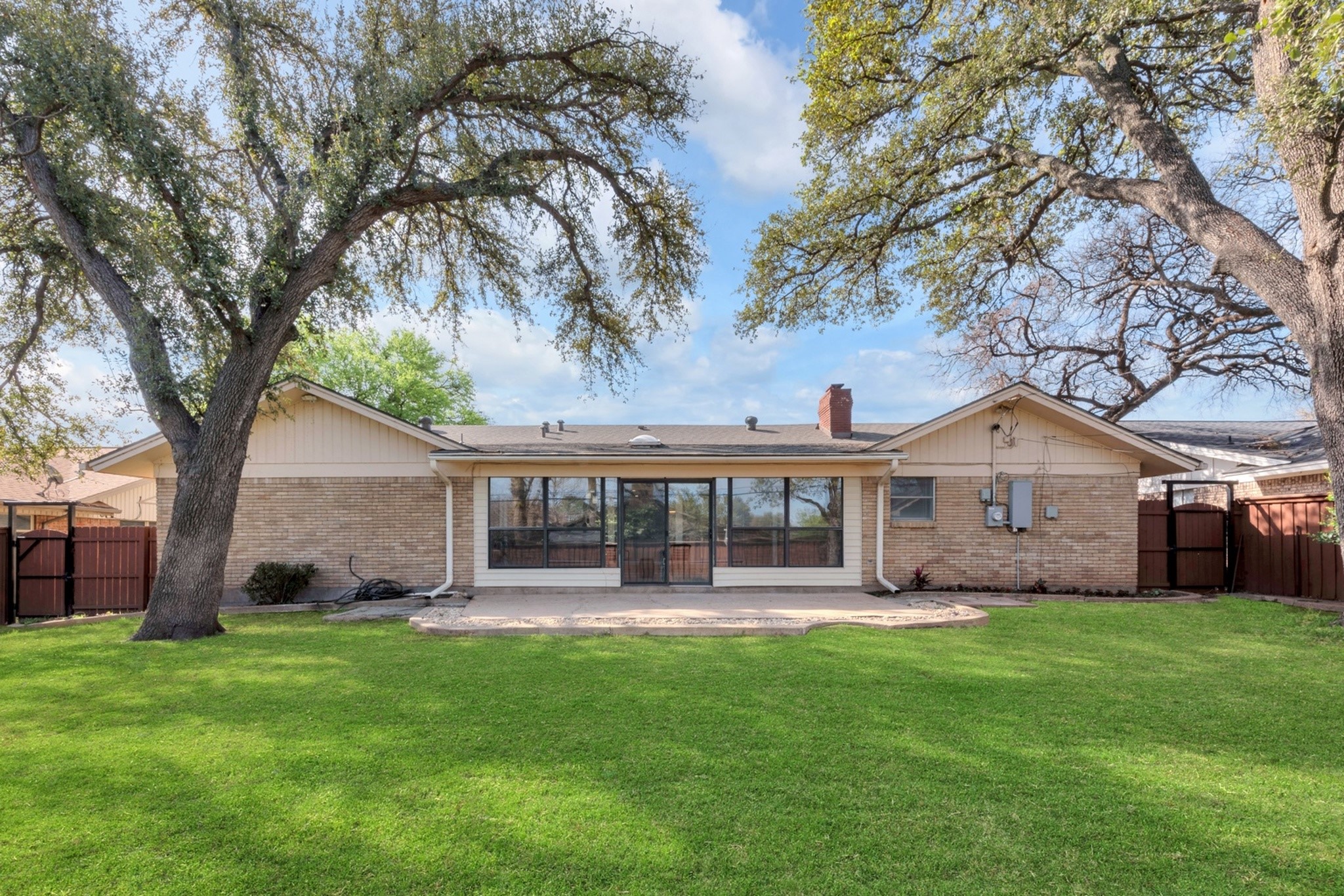 224 Plainview Drive Hurst TX 76054