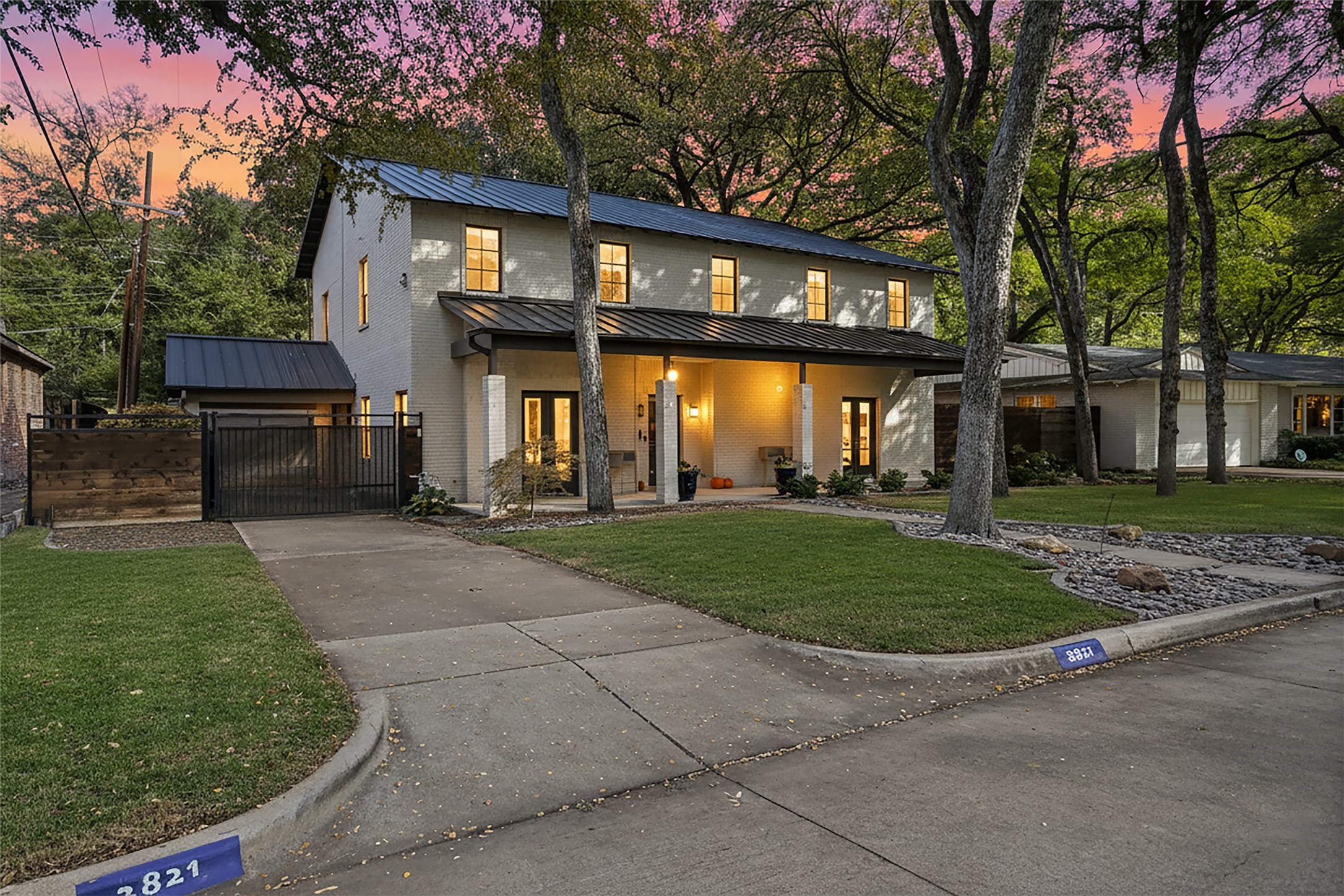 2821 Harlanwood Fort Worth TX 76109