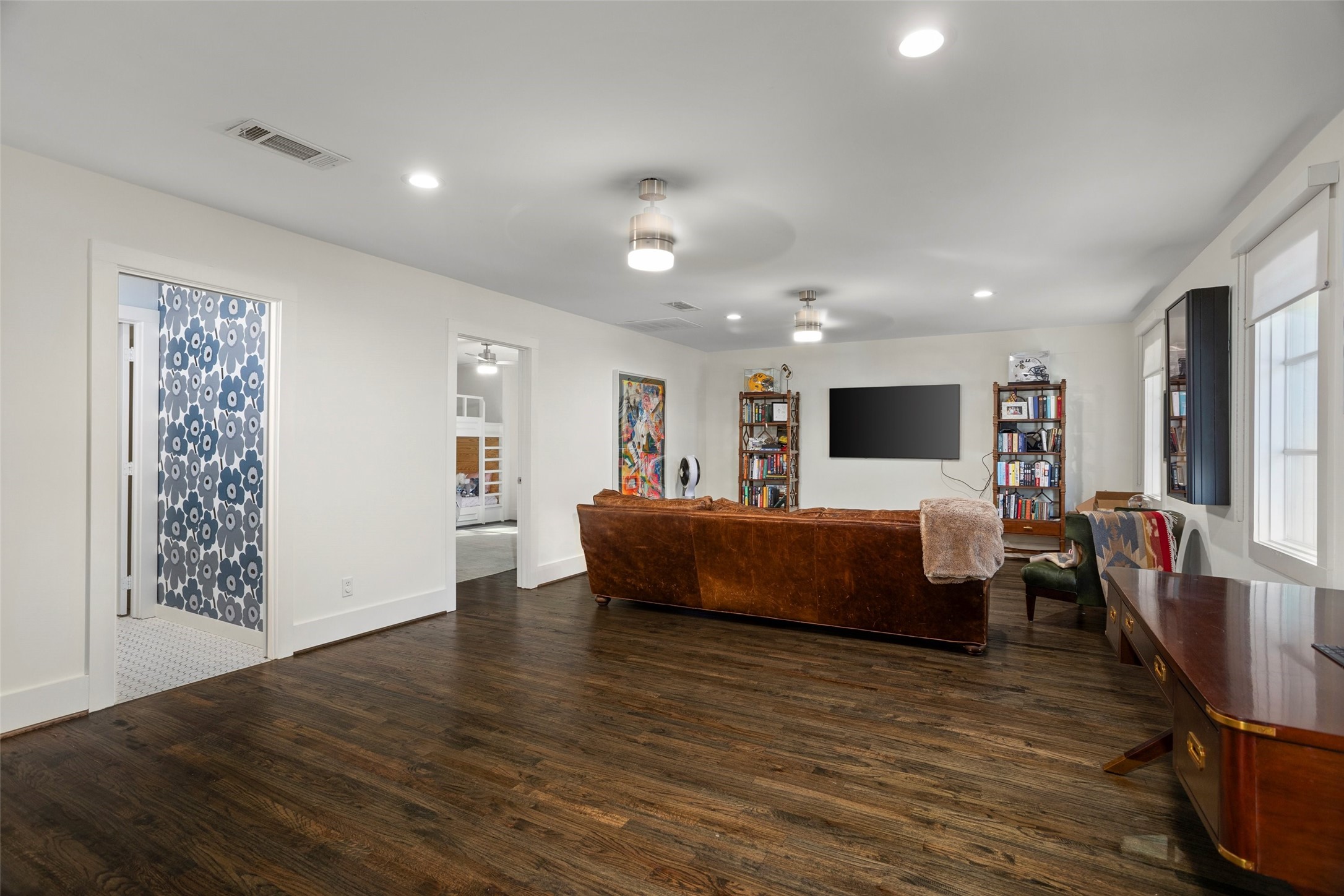 2821 Harlanwood Fort Worth TX 76109