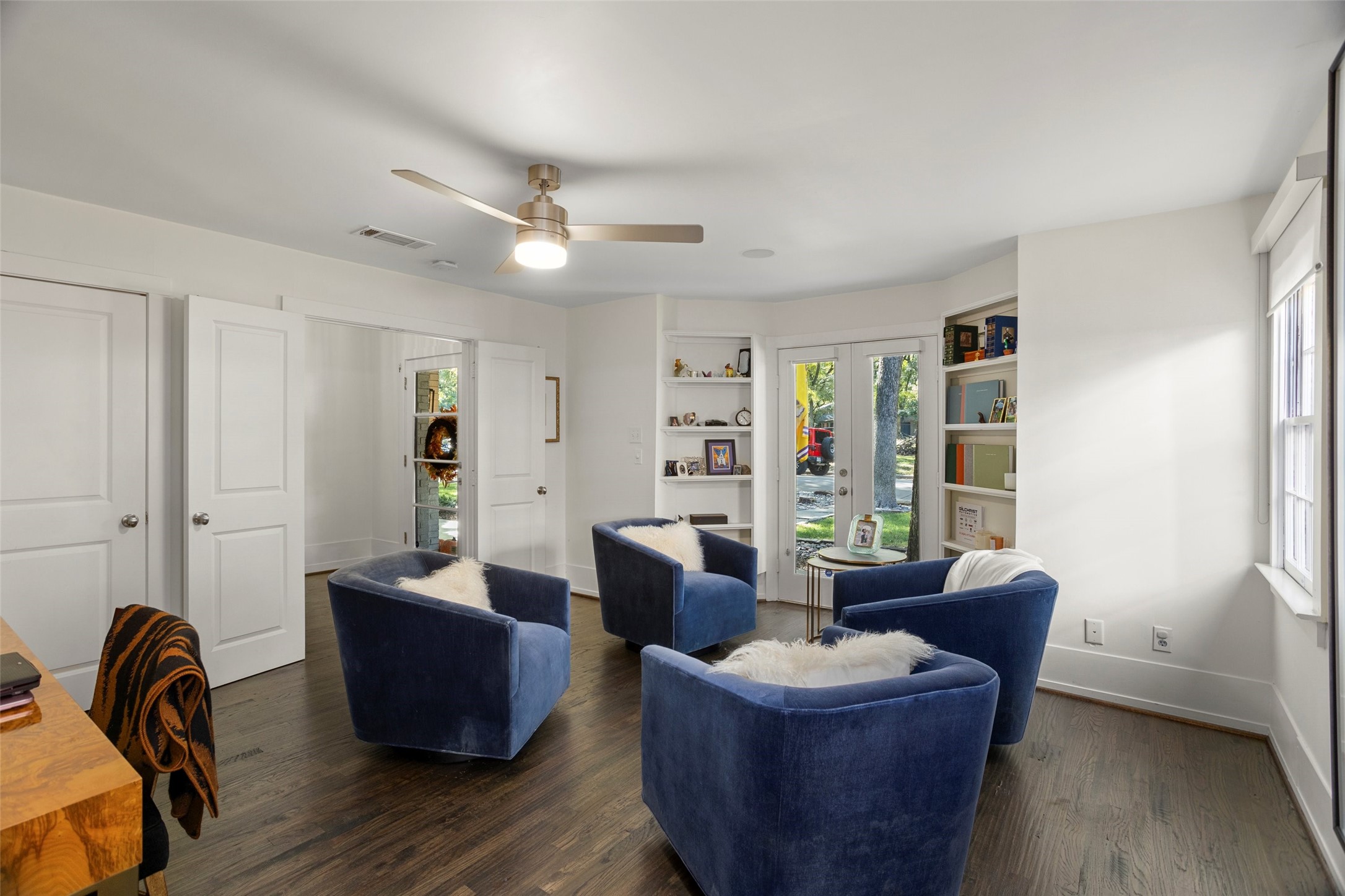 2821 Harlanwood Fort Worth TX 76109