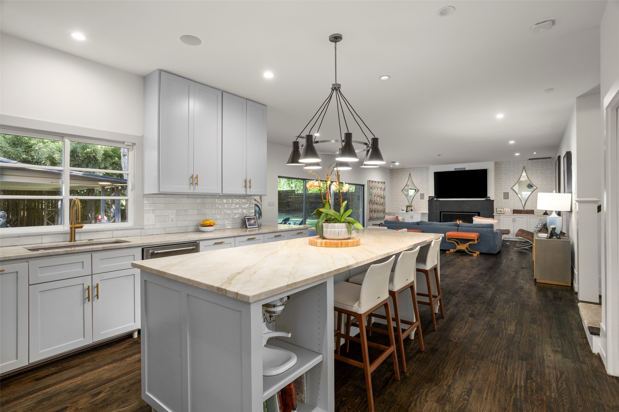 2821 Harlanwood Fort Worth TX 76109