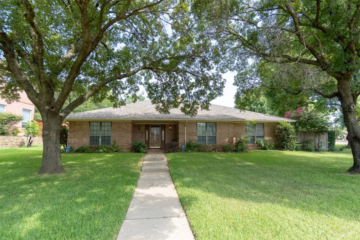 9001 Hunters Glen Trail Fort Worth TX 76120