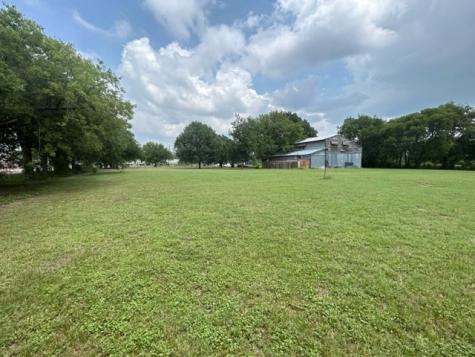 200 S Louisiana Street Grandview TX 76050
