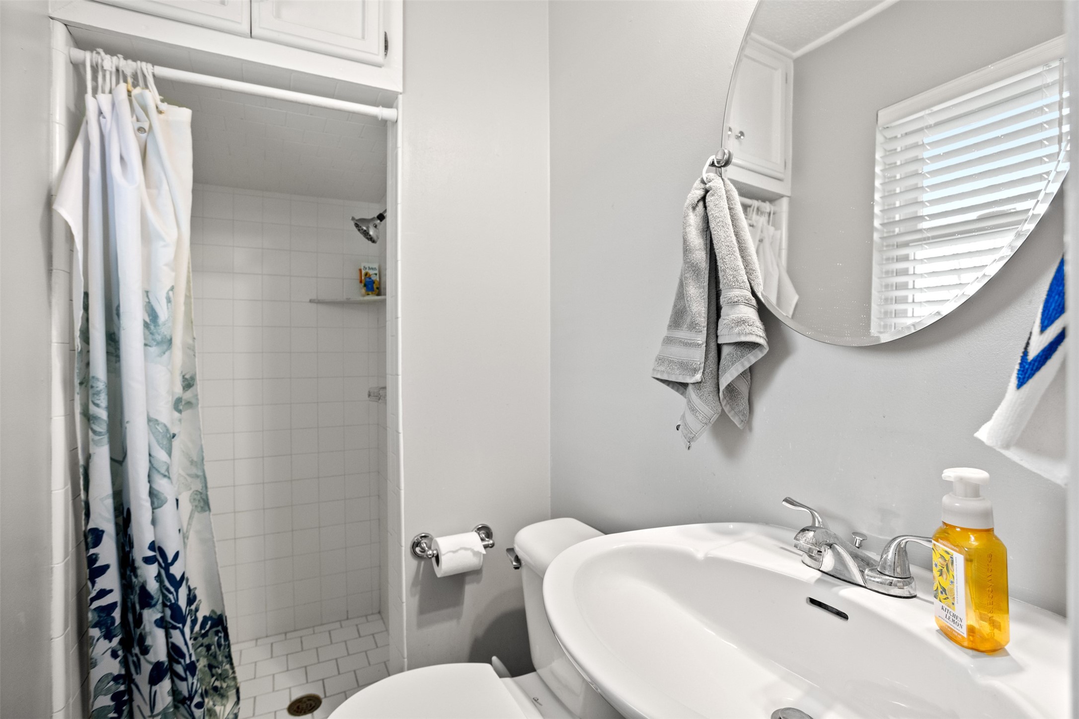201 Olive Street Hurst TX 76053