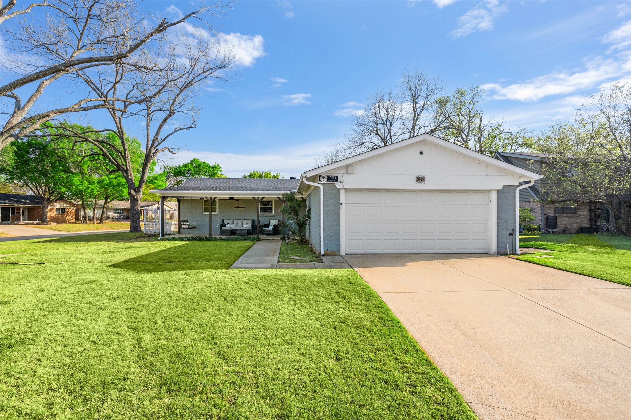 201 Olive Street Hurst TX 76053