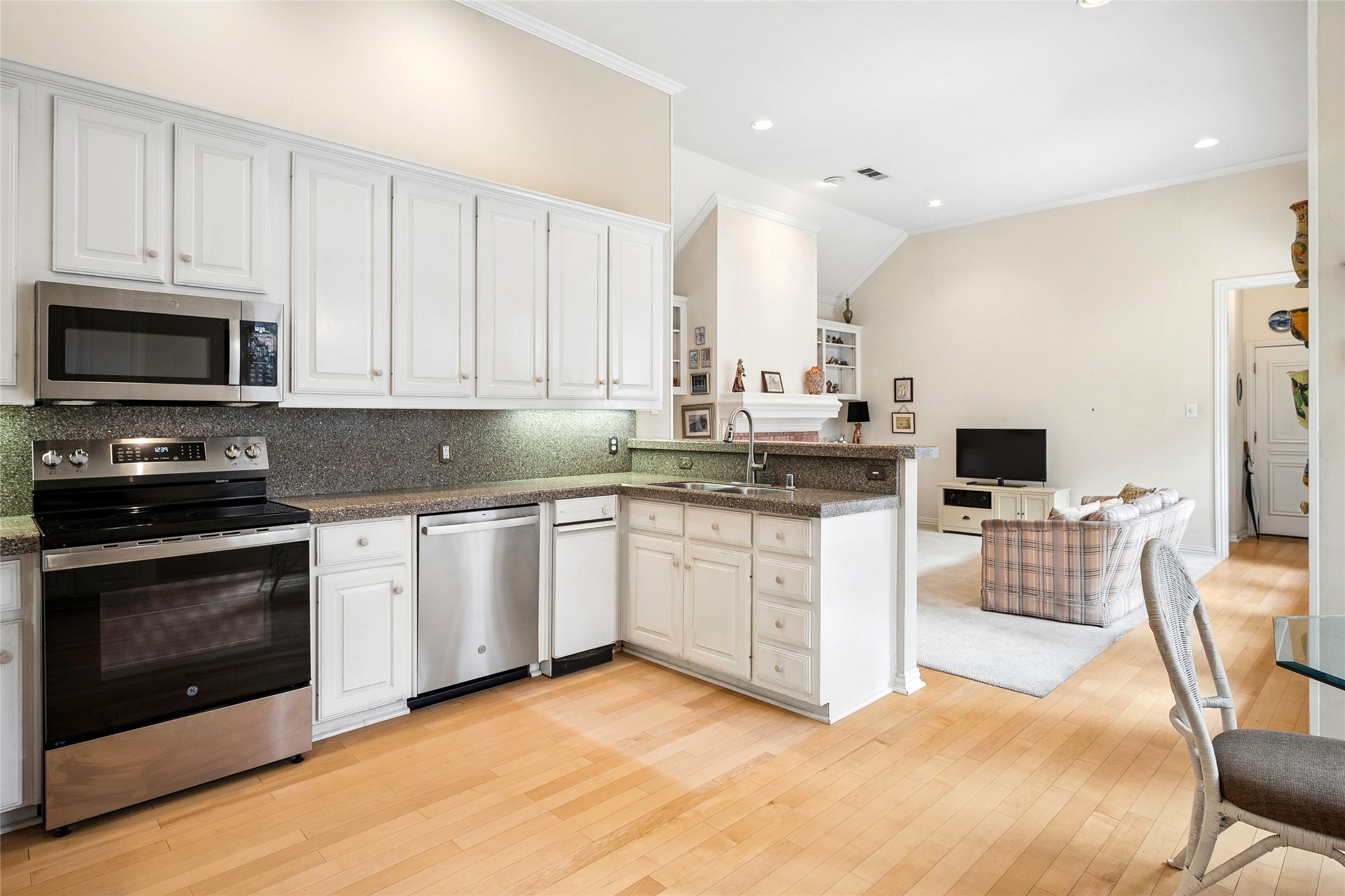 4267 Timberglen Road Dallas TX 75287