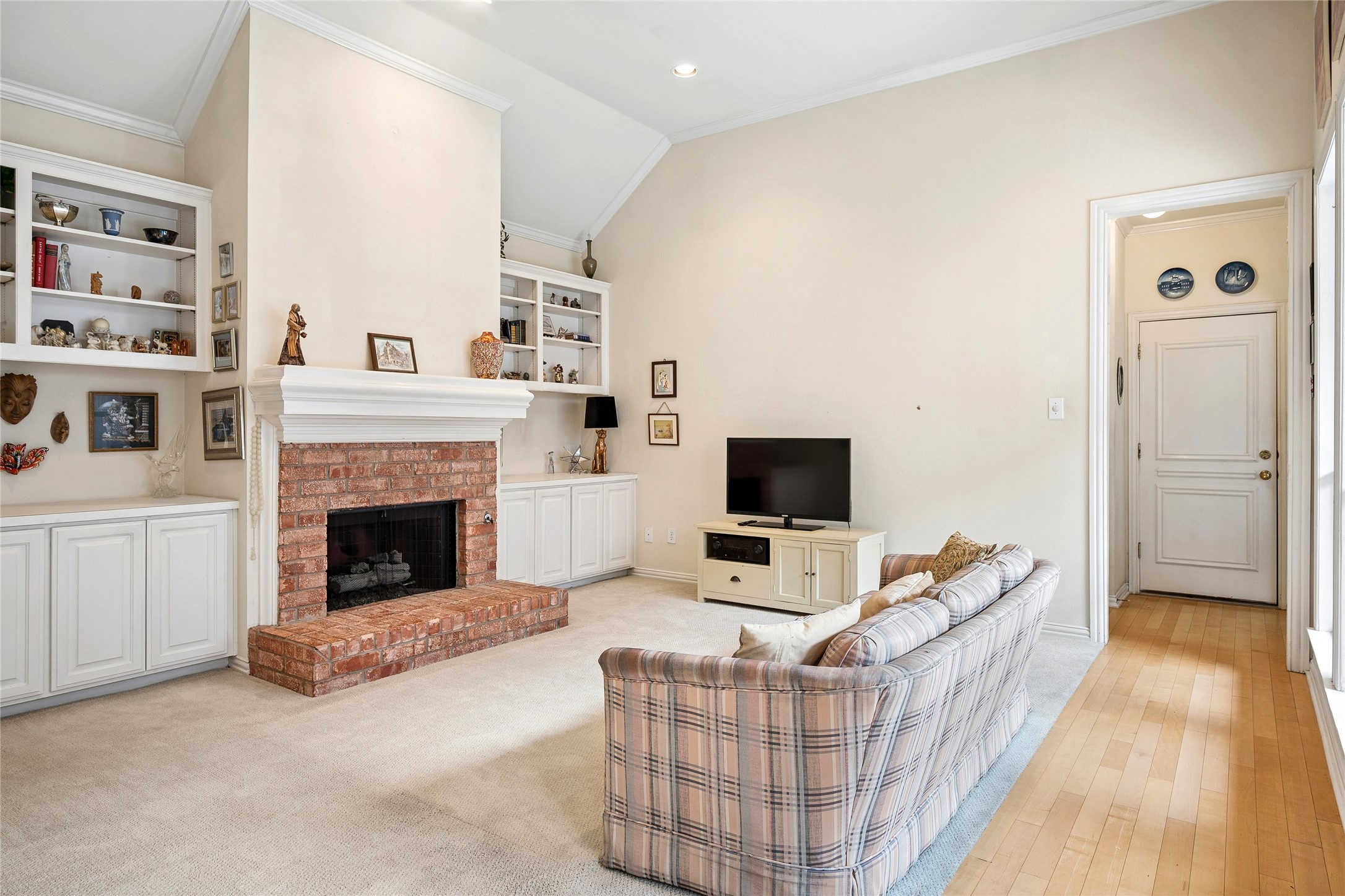 4267 Timberglen Road Dallas TX 75287