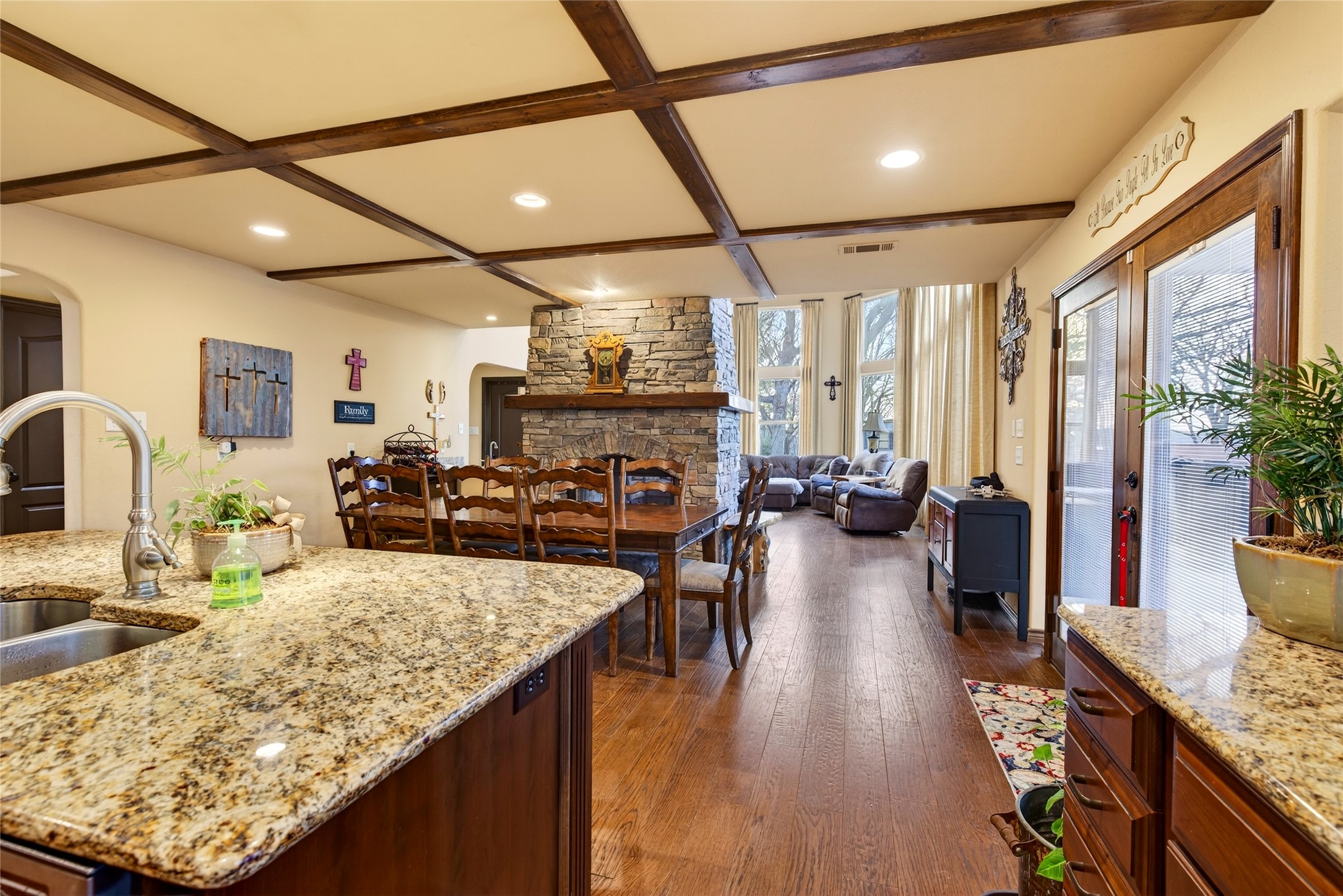 122 Bayside Circle Malakoff TX 75148