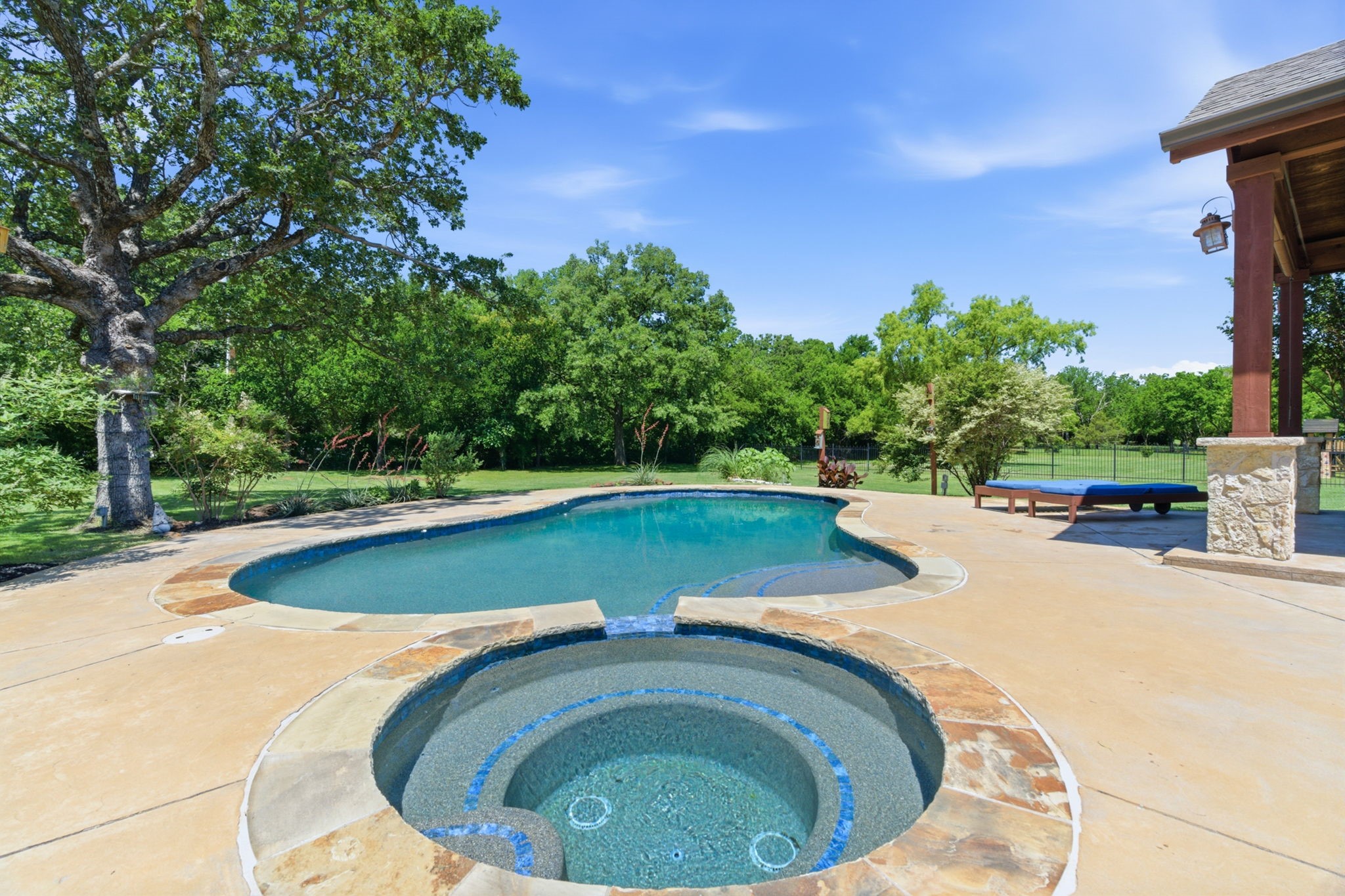 122 W Carruth Lane Double Oak TX 75077