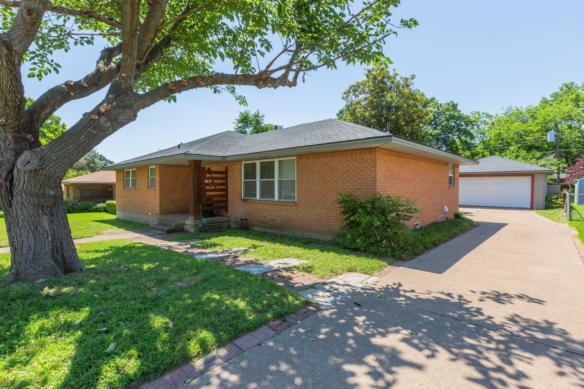 2606 Woodmere Drive Dallas TX 75233