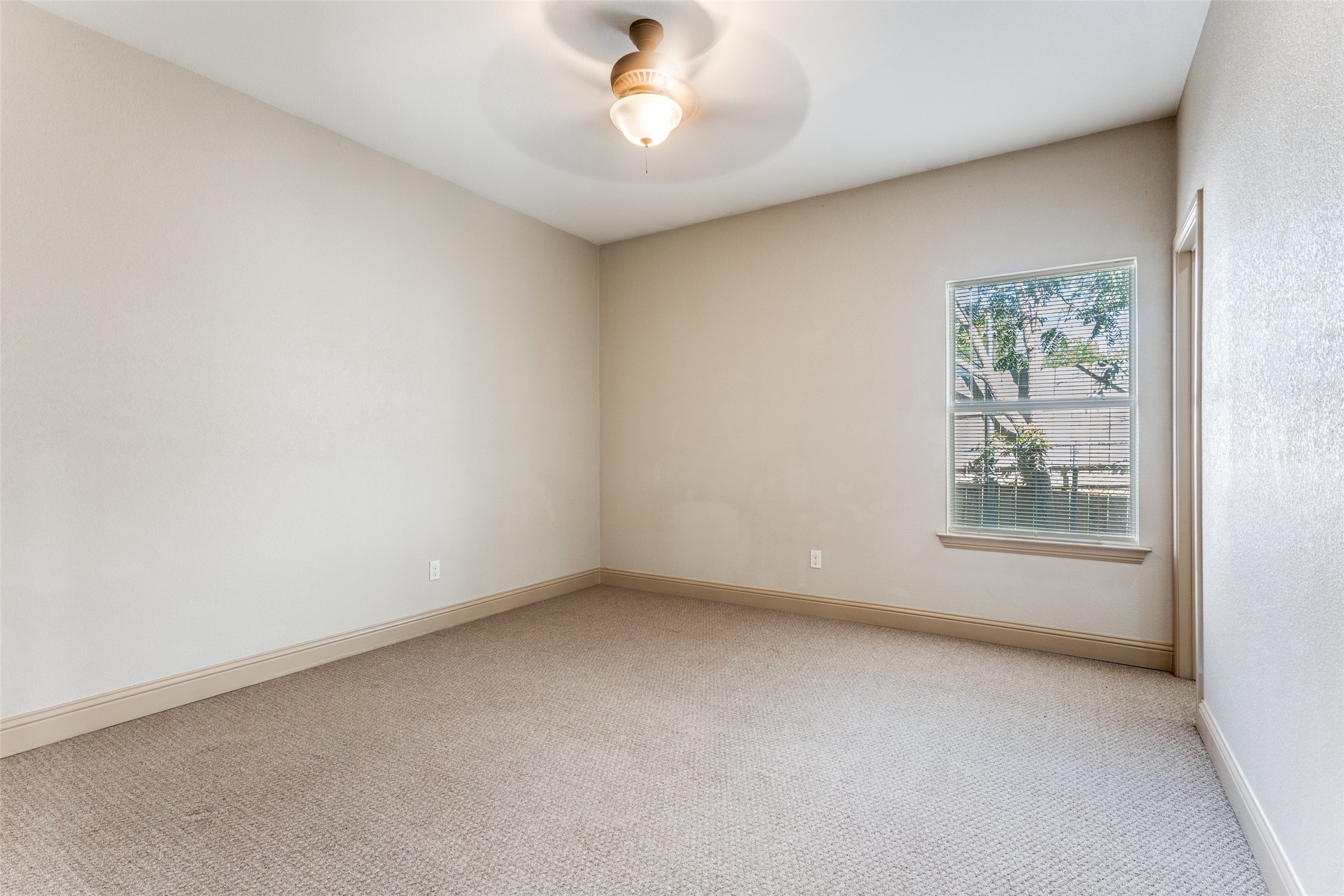 1732 Lawther Drive River Oaks TX 76114
