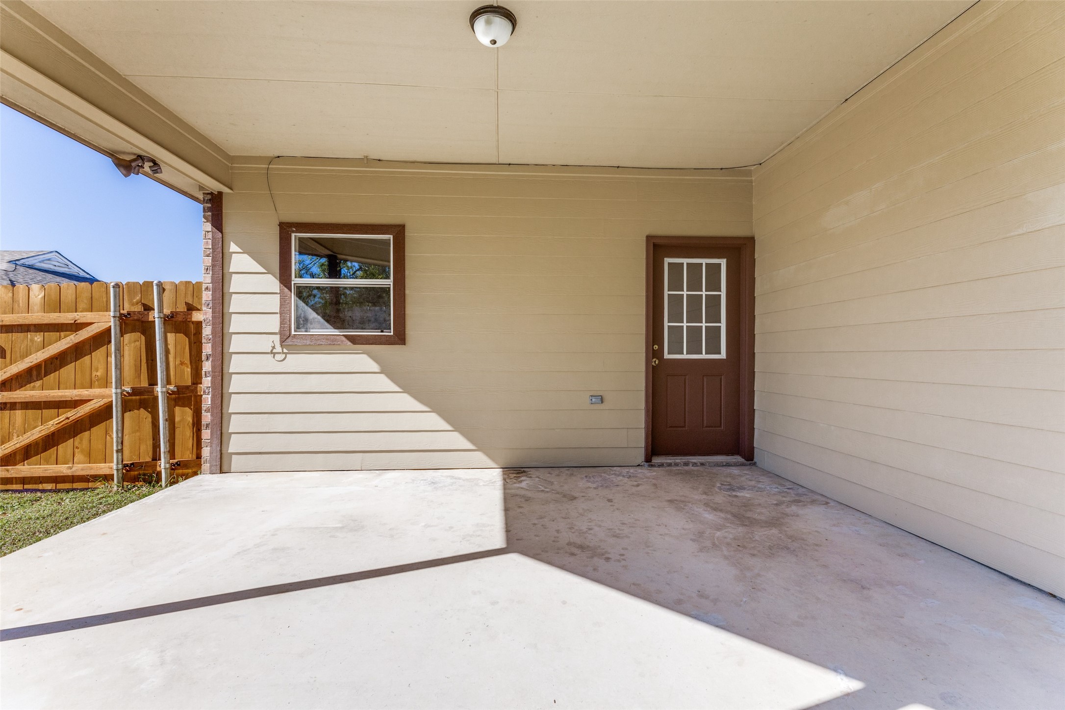 1732 Lawther Drive River Oaks TX 76114