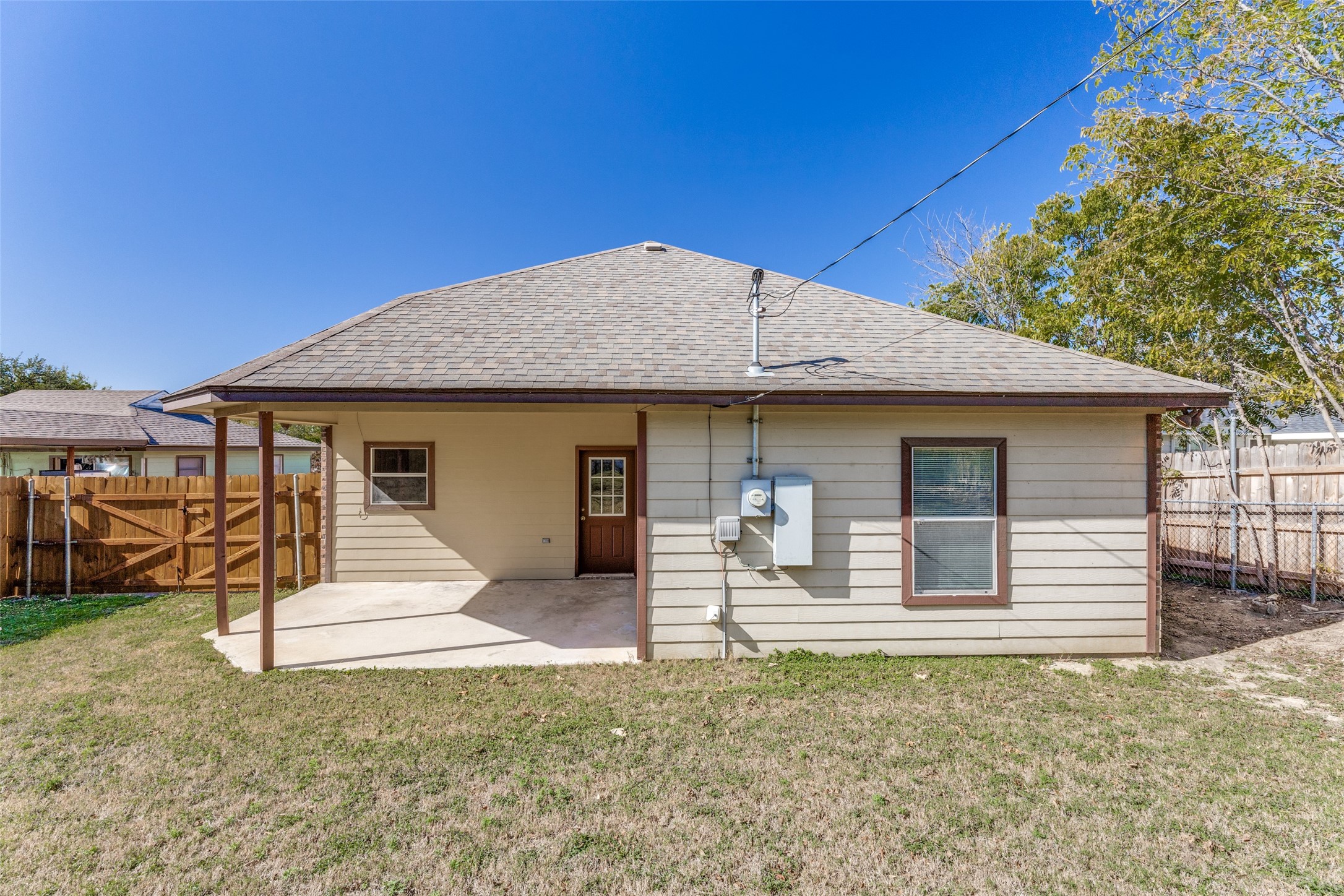1732 Lawther Drive River Oaks TX 76114