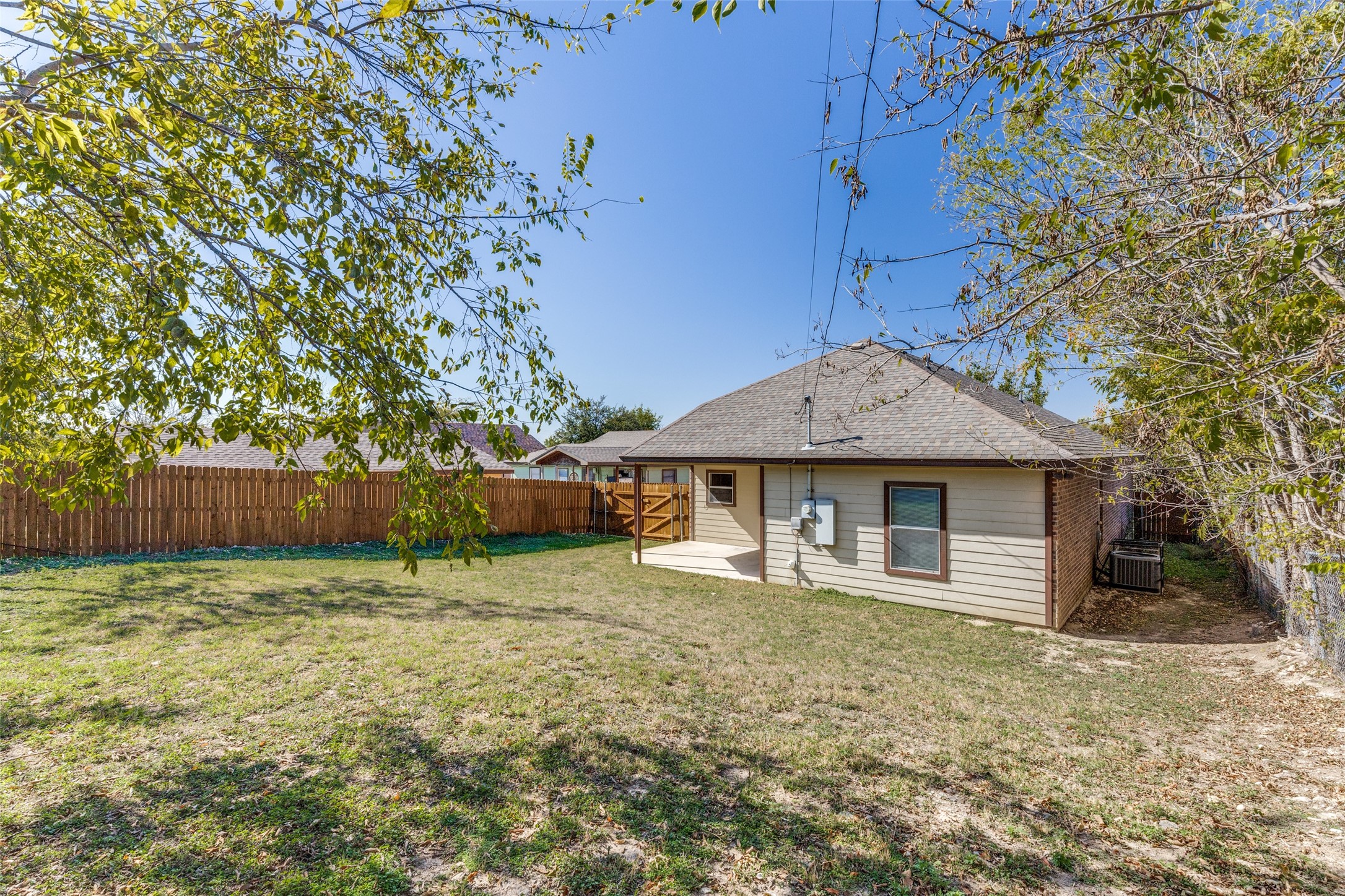 1732 Lawther Drive River Oaks TX 76114
