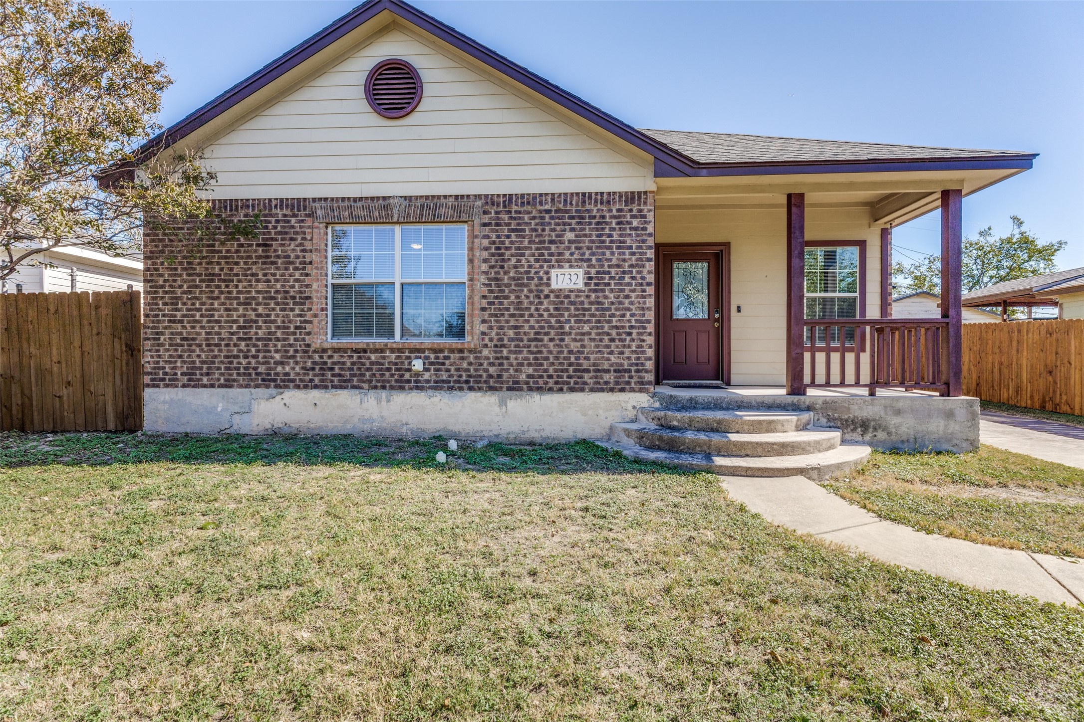 1732 Lawther Drive River Oaks TX 76114