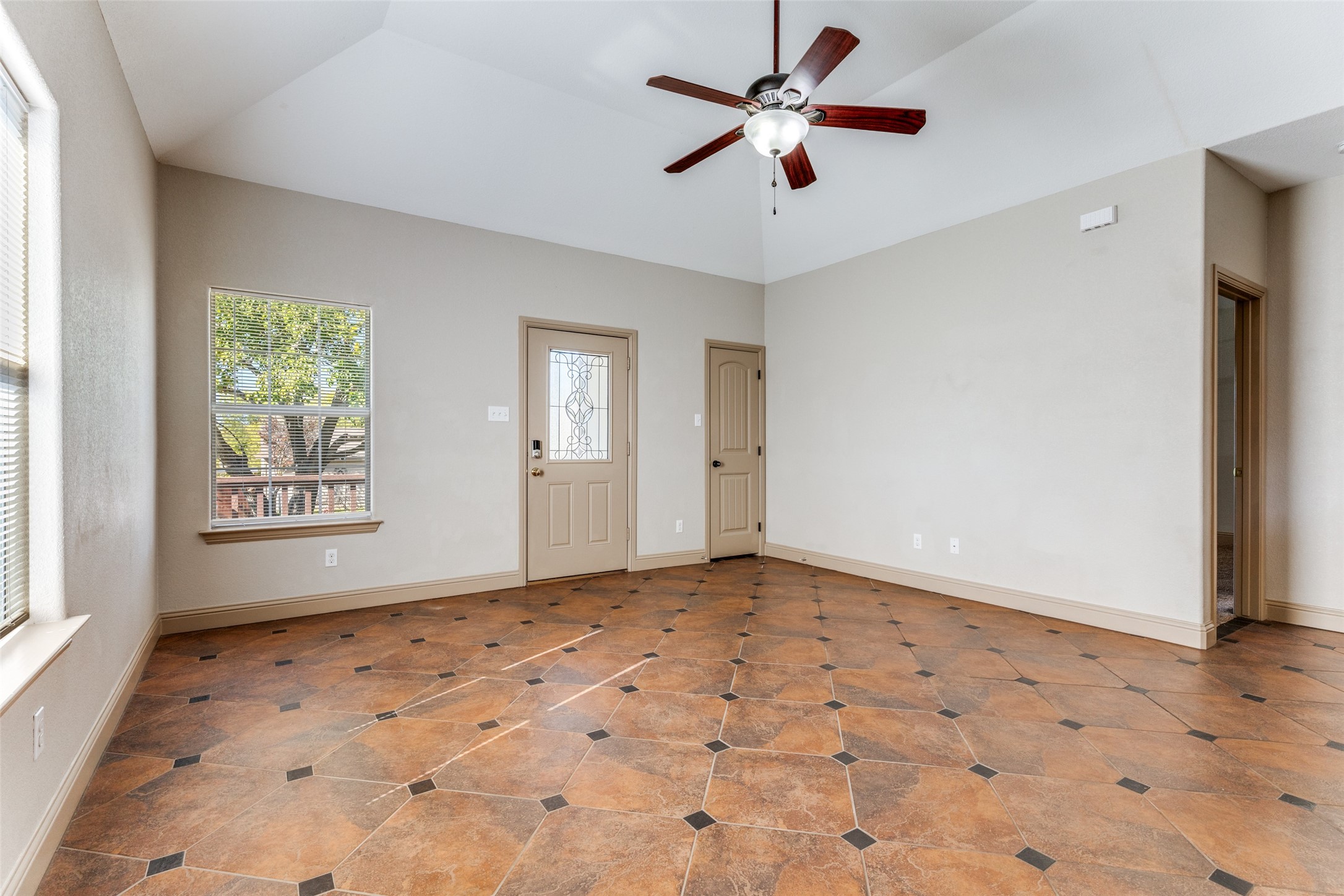 1732 Lawther Drive River Oaks TX 76114