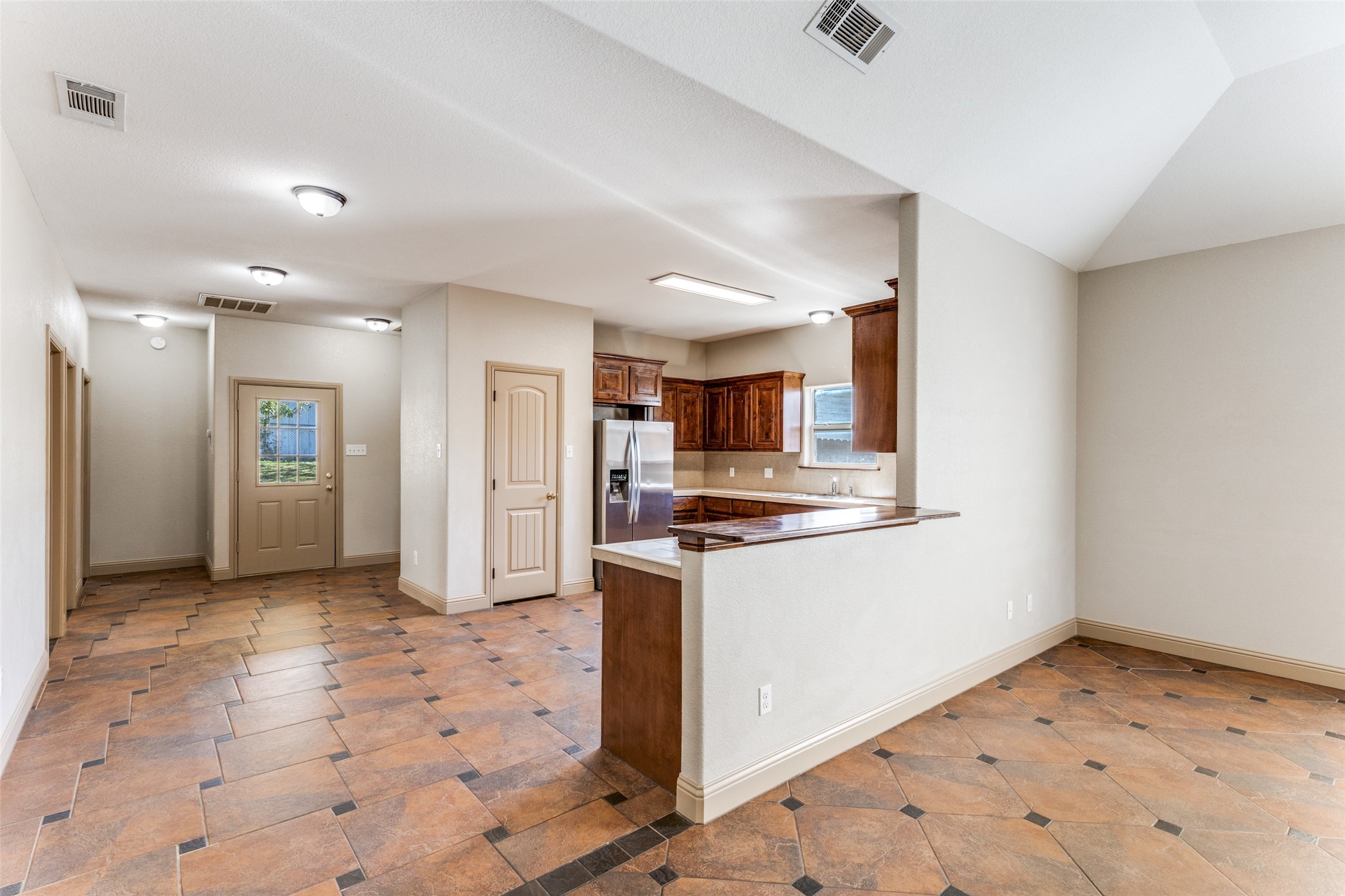 1732 Lawther Drive River Oaks TX 76114