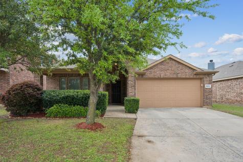 8904 Whirlwind Trail Aubrey TX 76227