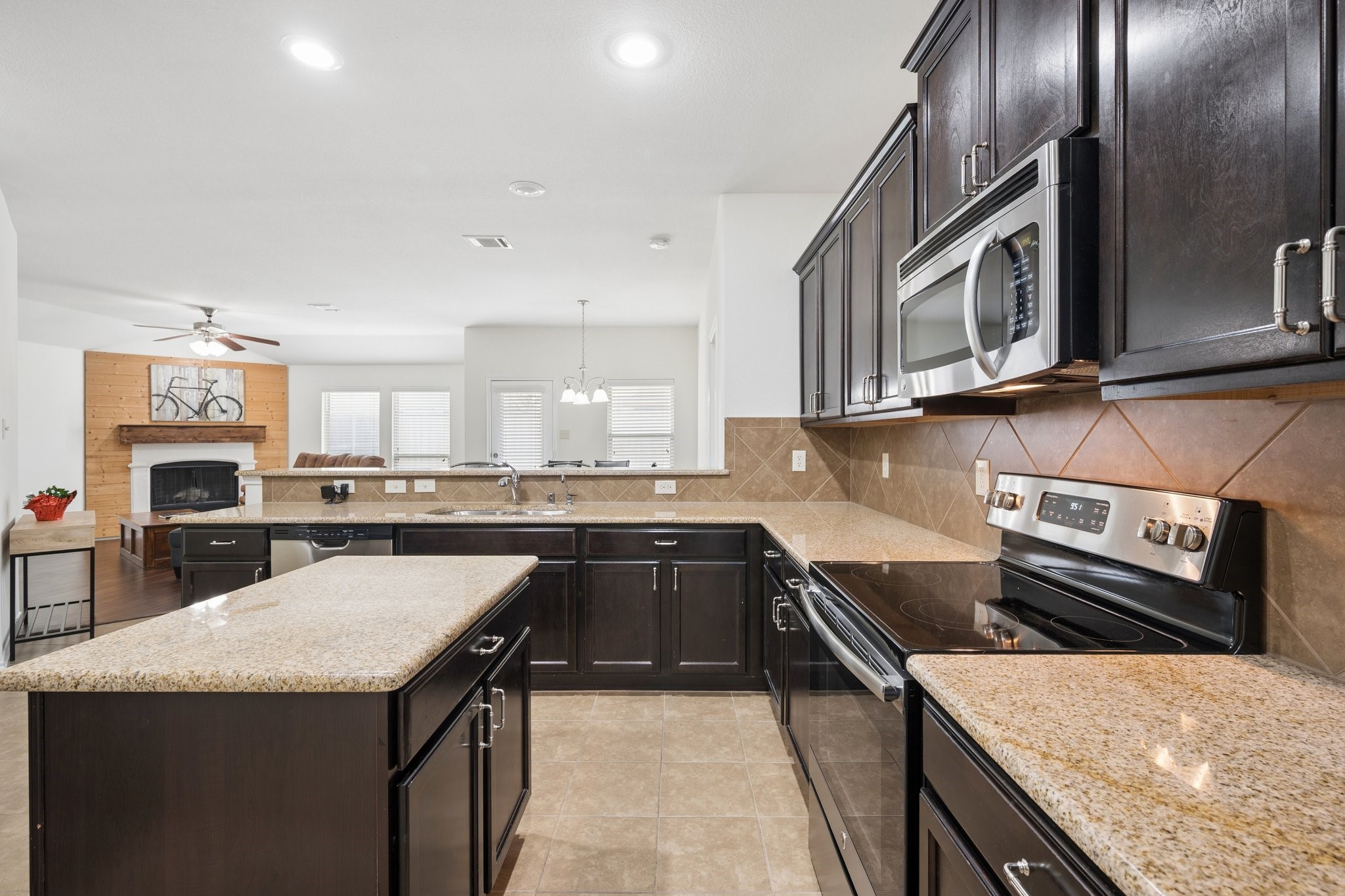 8904 Whirlwind Trail Aubrey TX 76227