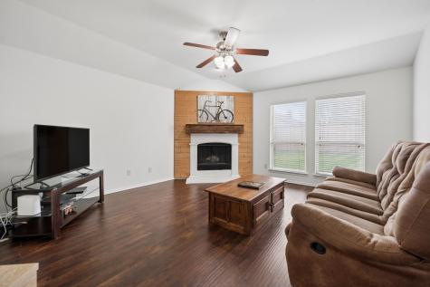 8904 Whirlwind Trail Aubrey TX 76227