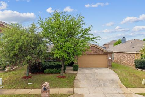 8904 Whirlwind Trail Aubrey TX 76227