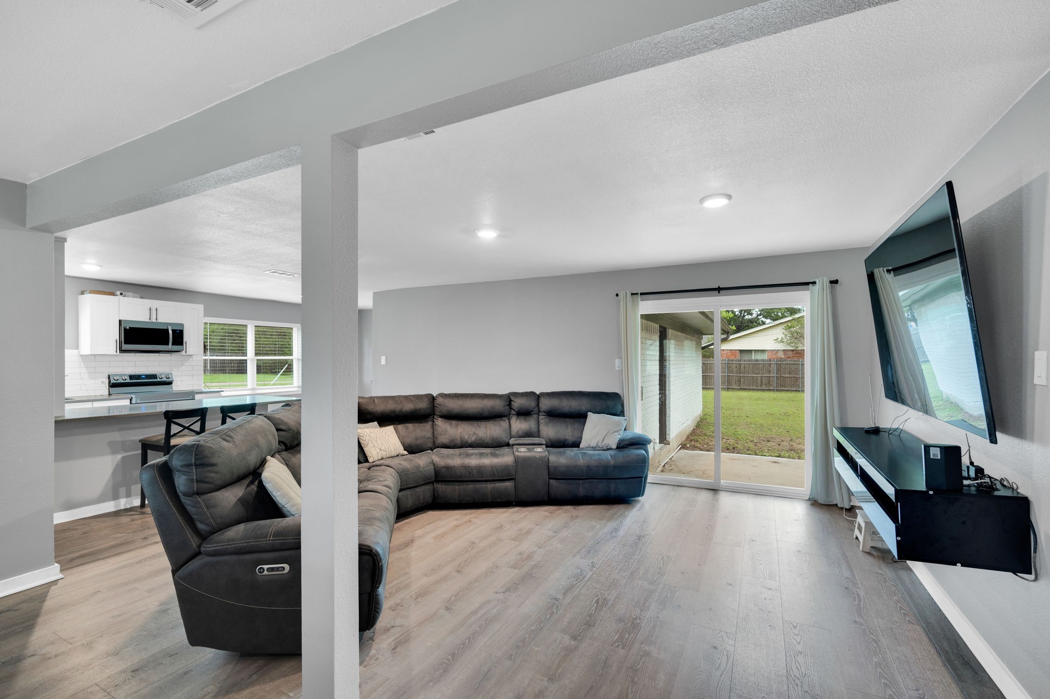 1104 Williamsburg Drive Ennis TX 75119
