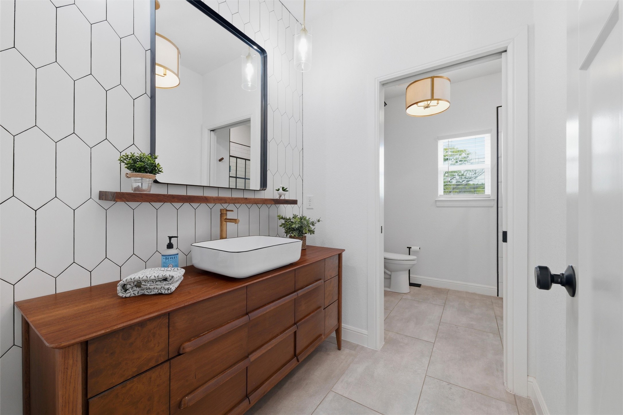 434 Sandstone Court Sunset TX 76270