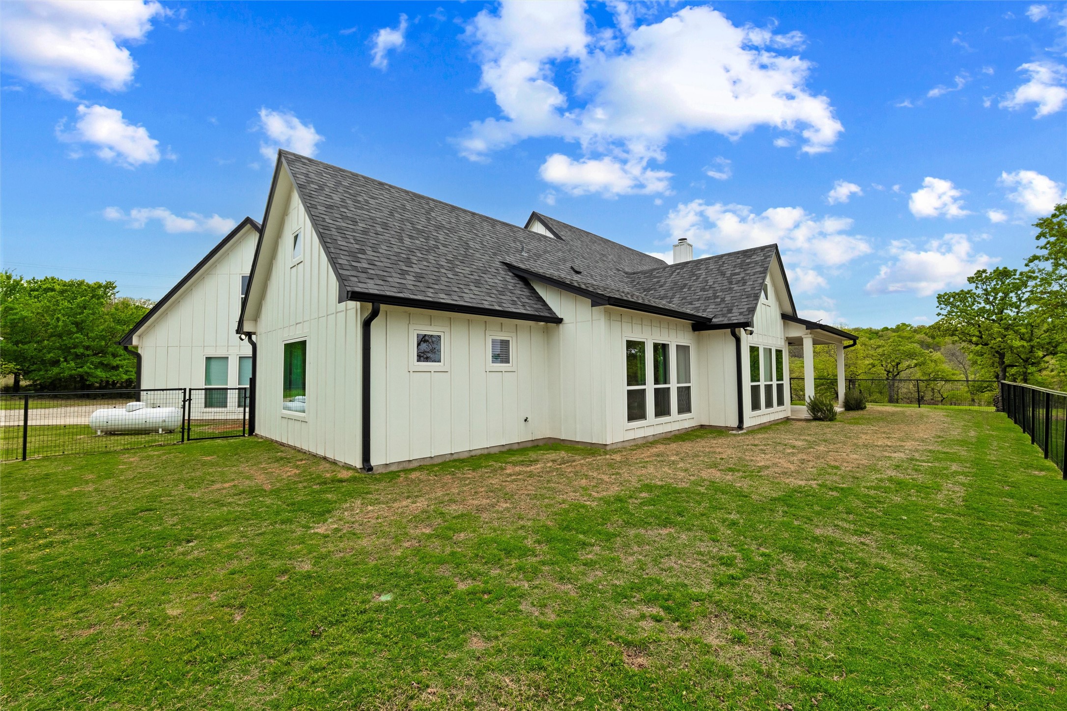 434 Sandstone Court Sunset TX 76270