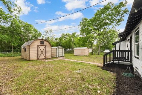 2114 Tisinger Avenue Dallas TX 75228