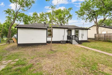 2114 Tisinger Avenue Dallas TX 75228