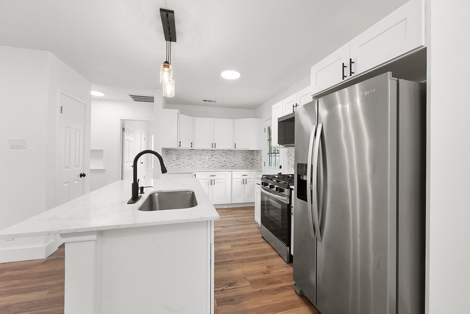 2114 Tisinger Avenue Dallas TX 75228