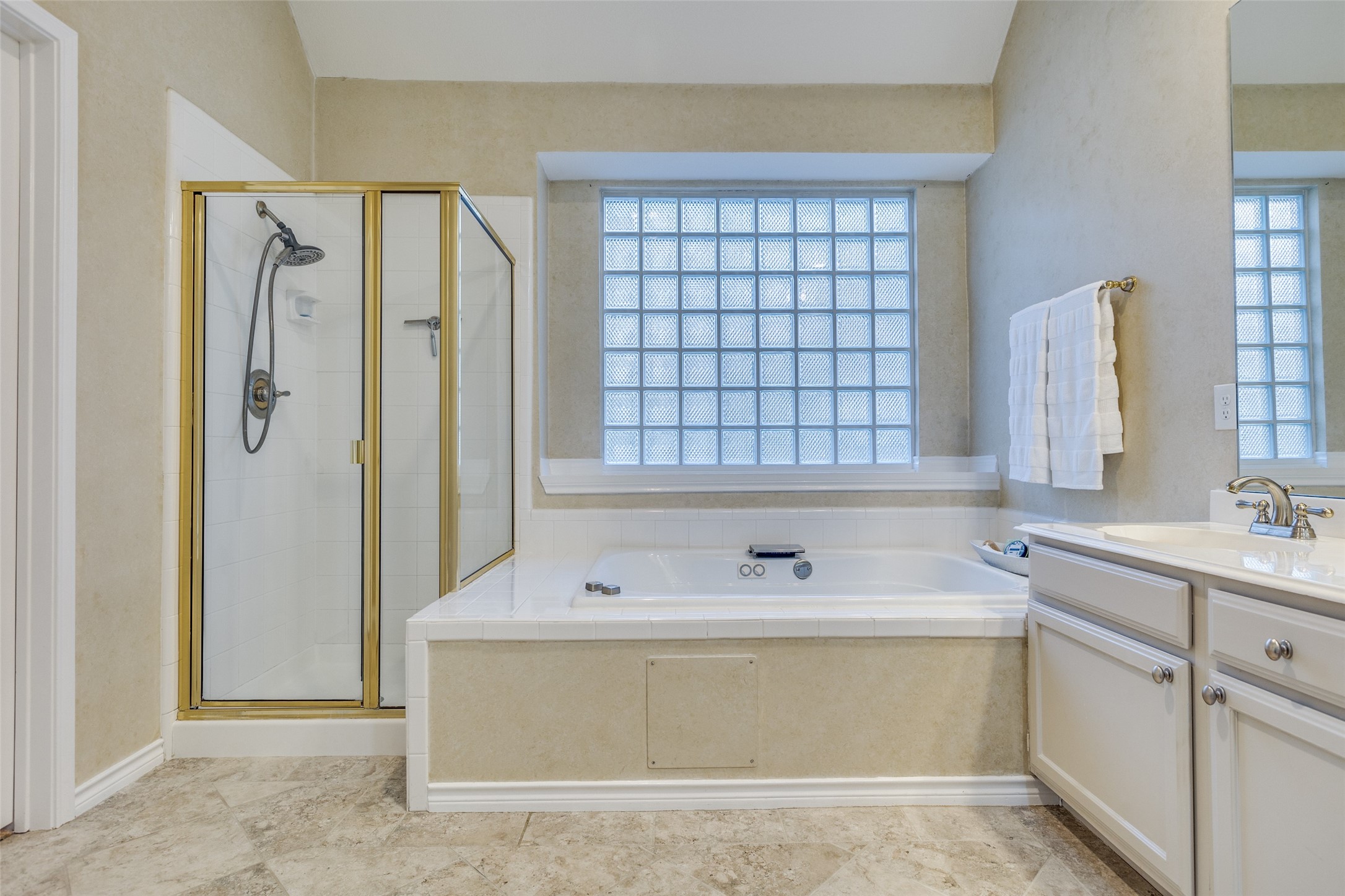 2808 Roundrock Mckinney TX 75072