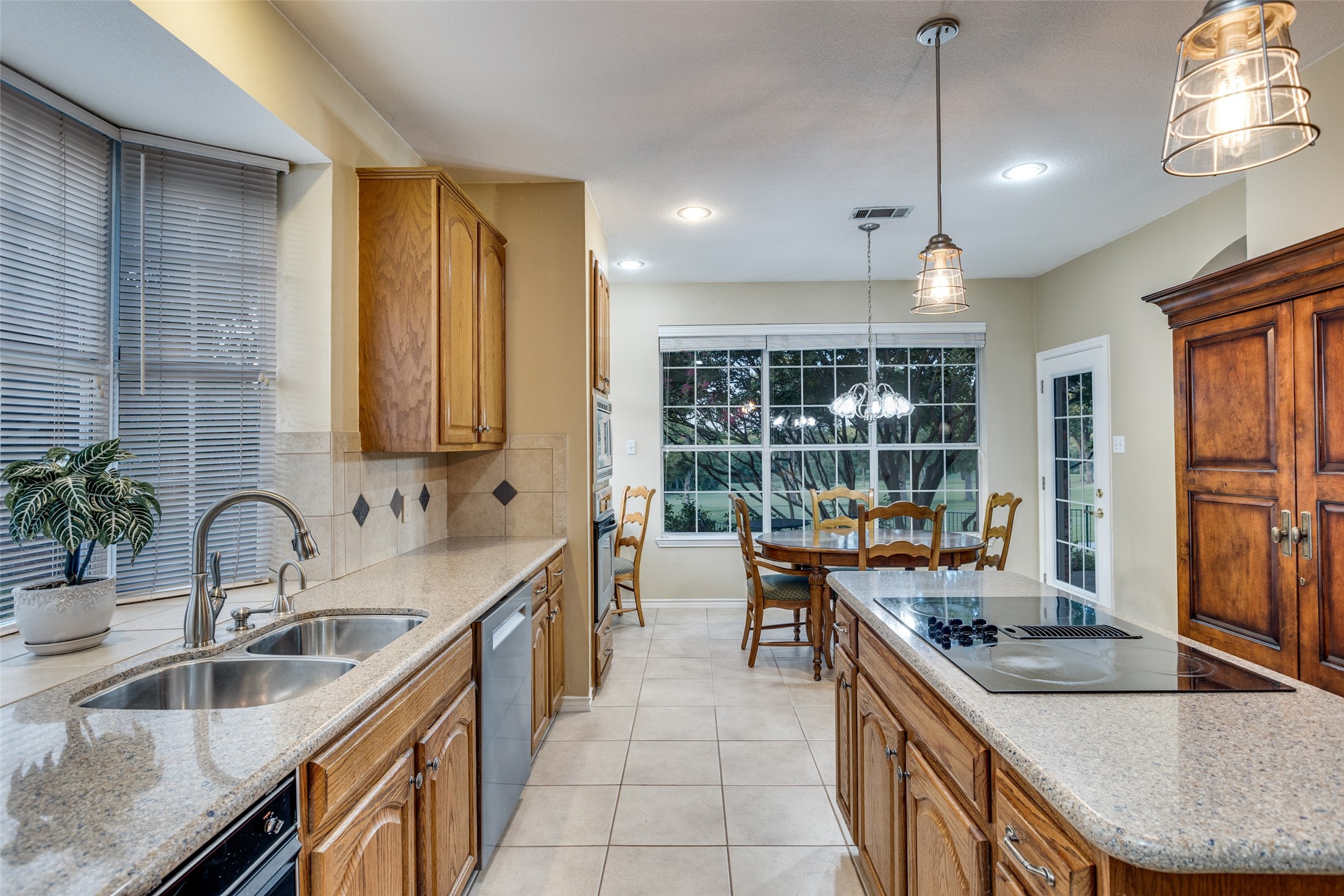2808 Roundrock Mckinney TX 75072