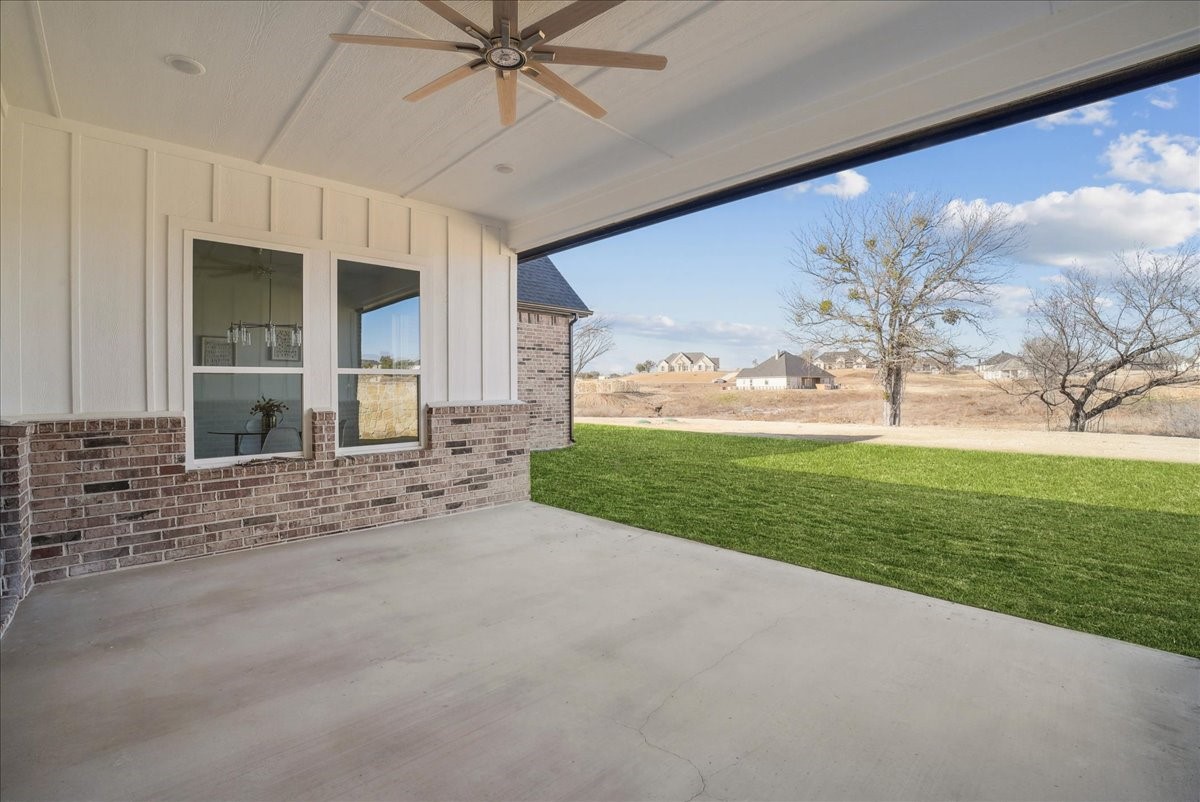 328 Slimp Bluff Azle TX 76020
