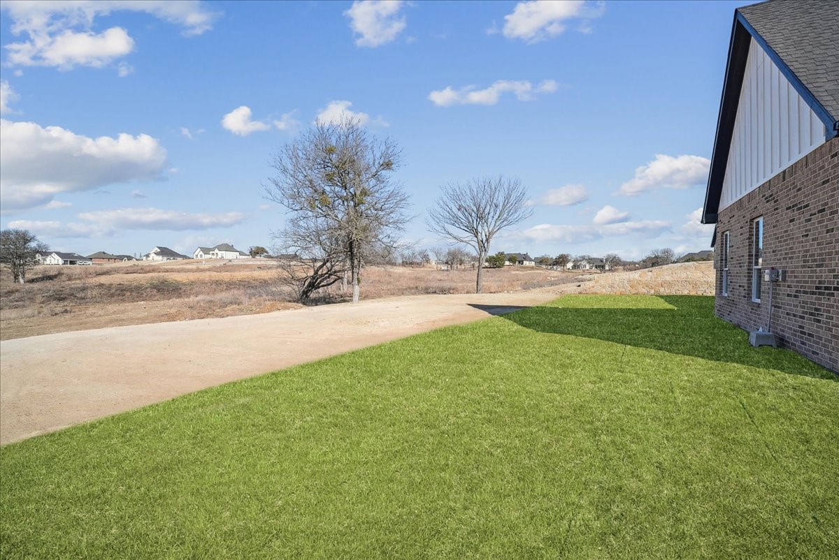 328 Slimp Bluff Azle TX 76020