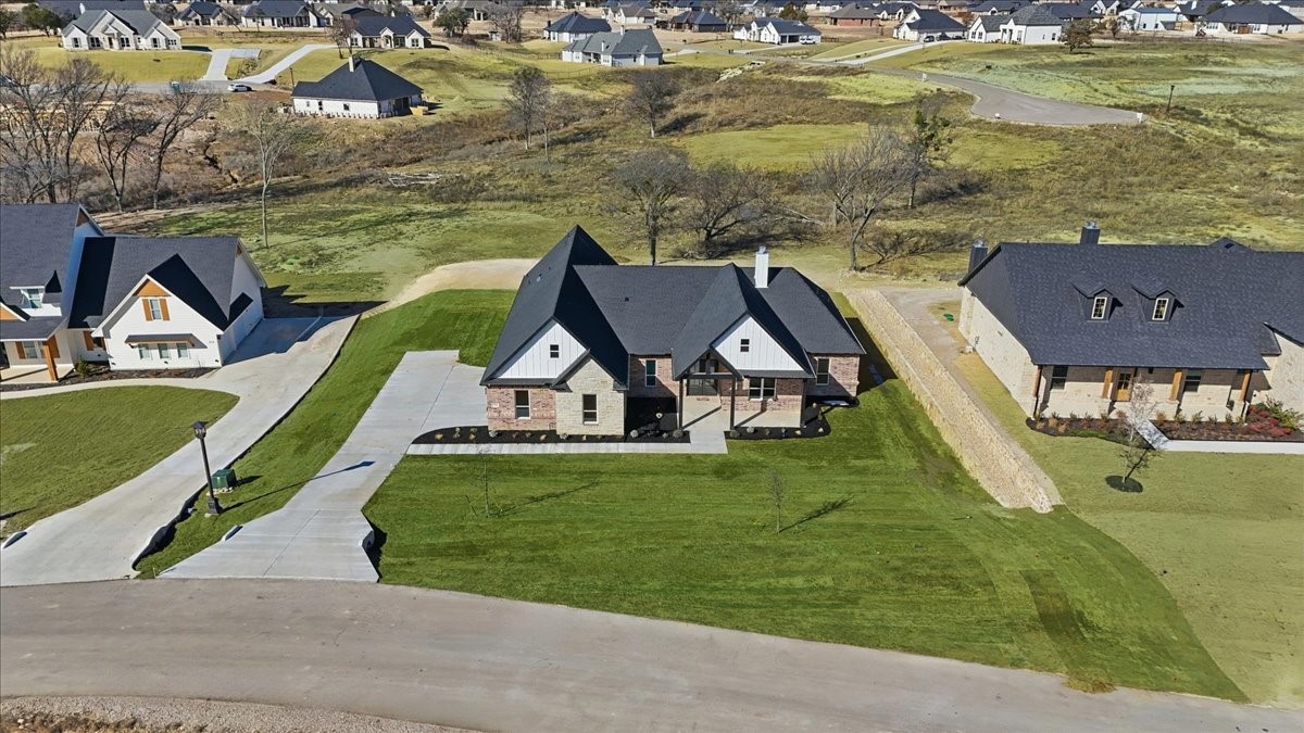 328 Slimp Bluff Azle TX 76020