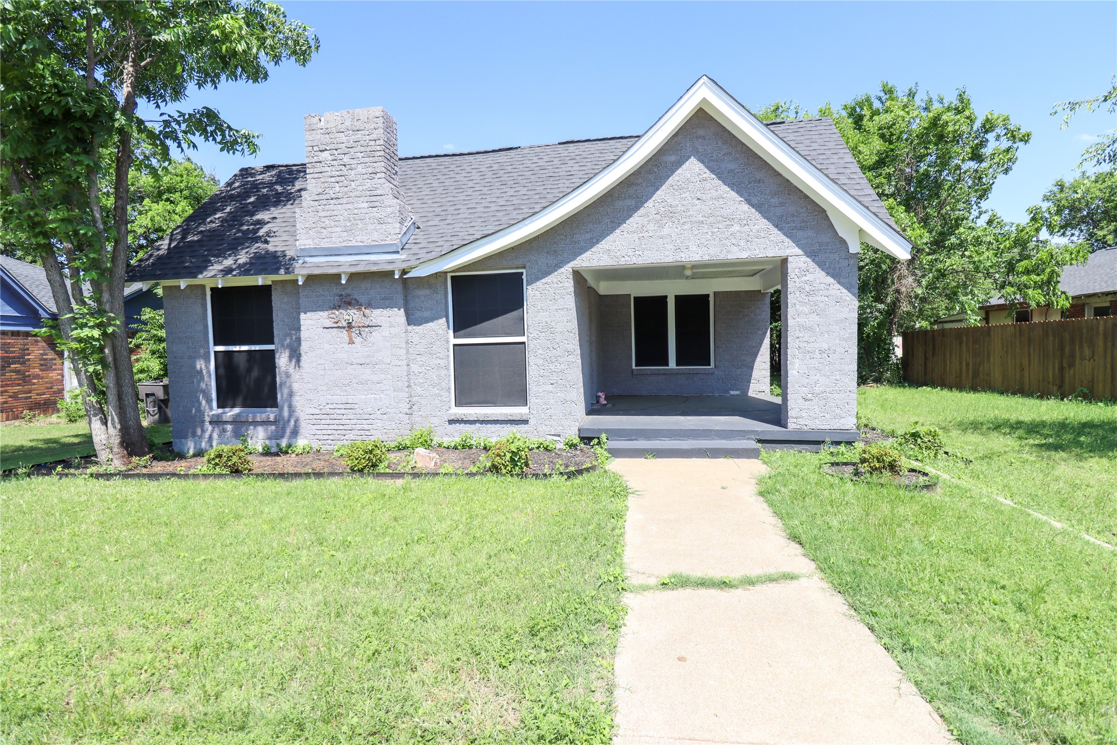 2208 N Sylvania Avenue Fort Worth TX 76111