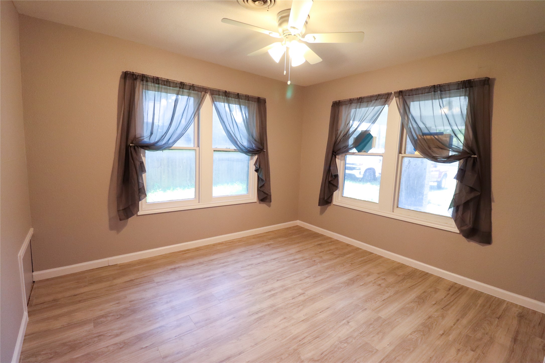 2208 N Sylvania Avenue Fort Worth TX 76111