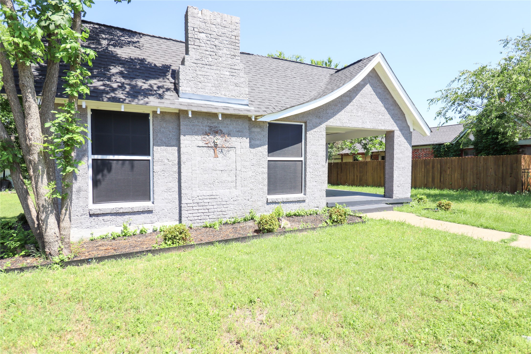 2208 N Sylvania Avenue Fort Worth TX 76111